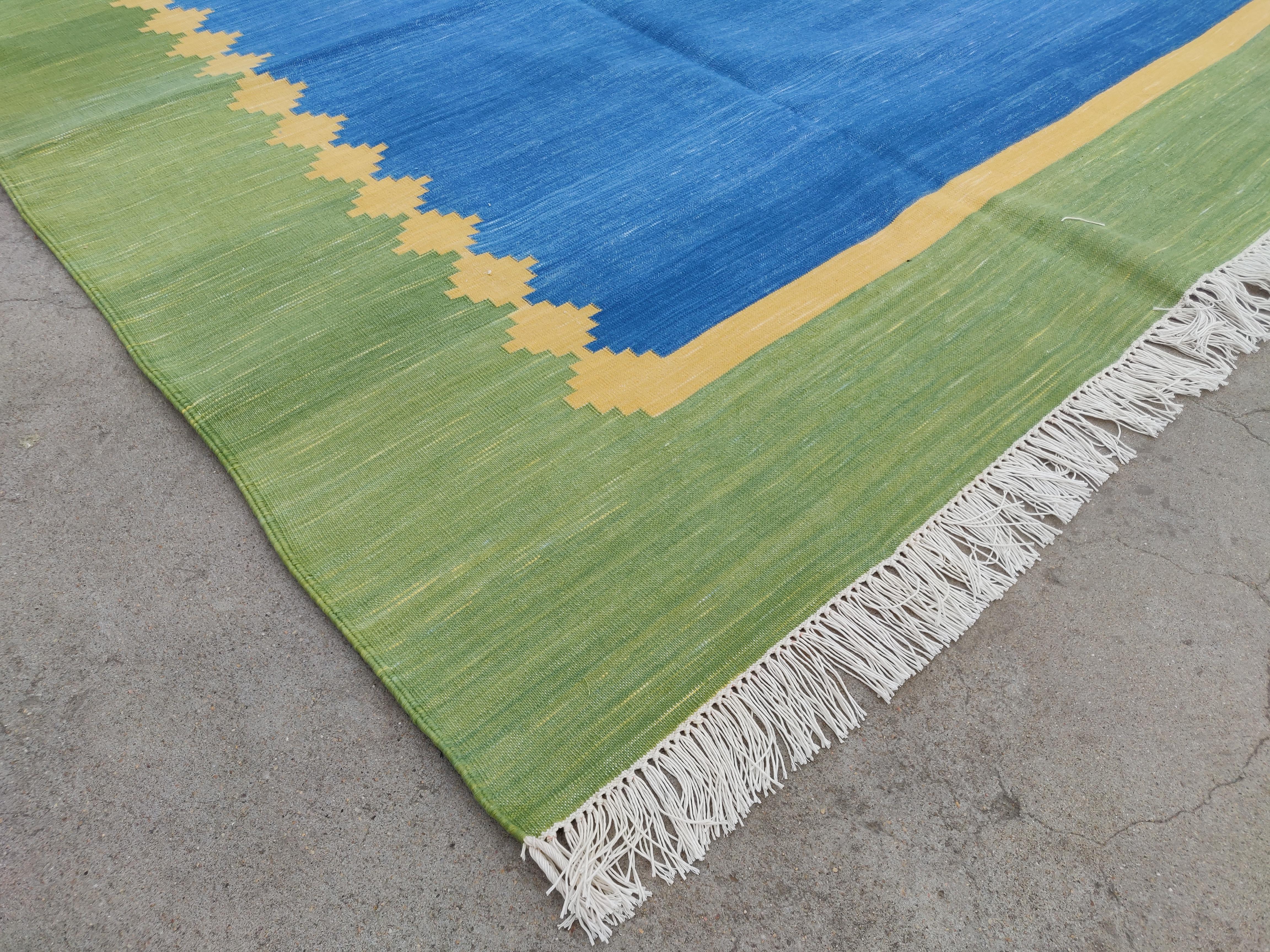 Handmade Cotton Flat Weave Rug, 8x10 Blue And Green Bordered Star Indian Dhurrie In New Condition For Sale In Jaipur, IN