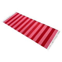 Handgefertigter Flachgewebe-Läufer aus Baumwolle, 2x5.5 Füßen, rosa und rot, indisch gestreift, indisch
