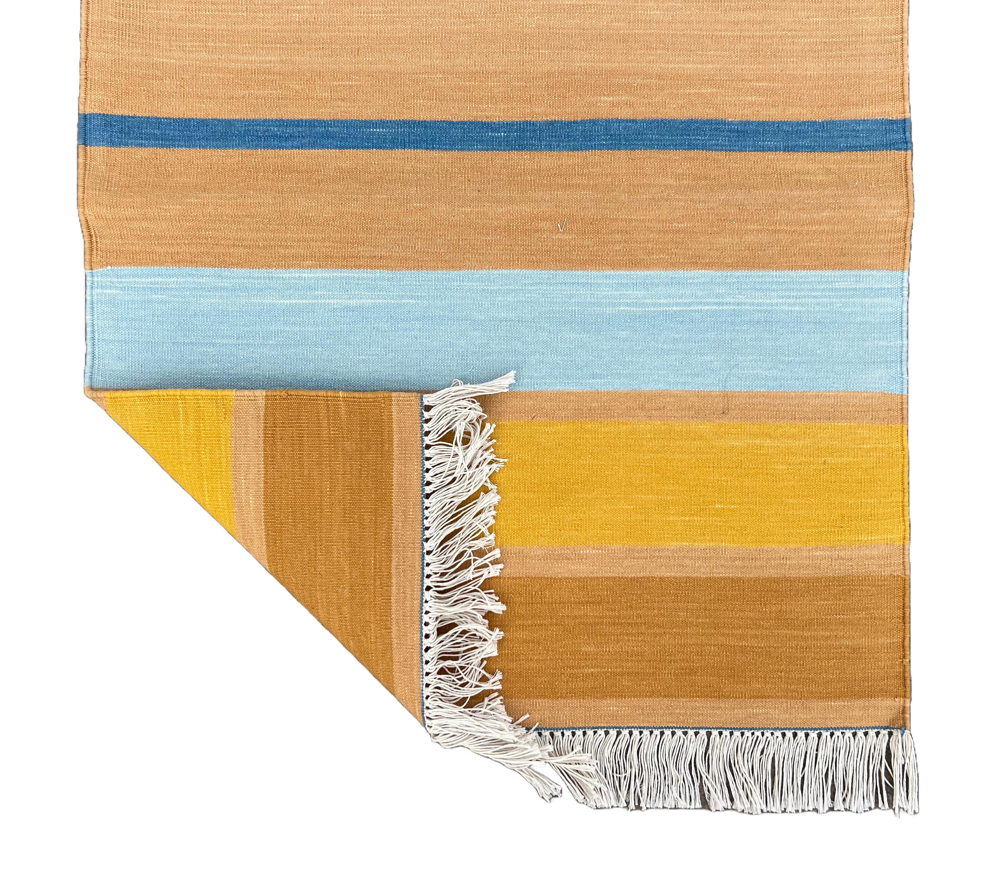 Mid-Century moderno Runner fatto a mano in cotone a trama piatta, 2x5,5 piedi a strisce indiane blu e marrone in vendita