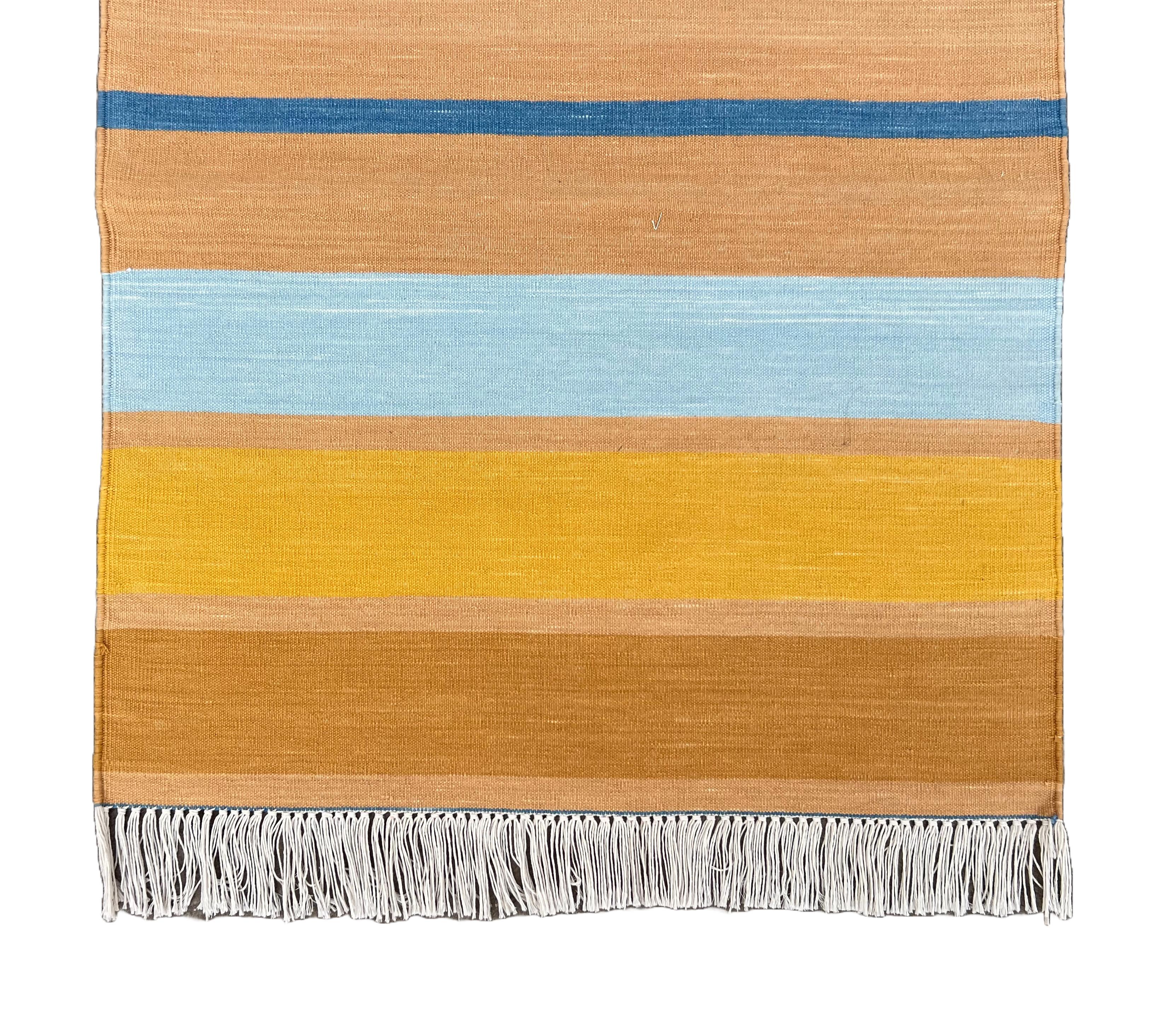 Indiano Runner fatto a mano in cotone a trama piatta, 2x5,5 piedi a strisce indiane blu e marrone in vendita