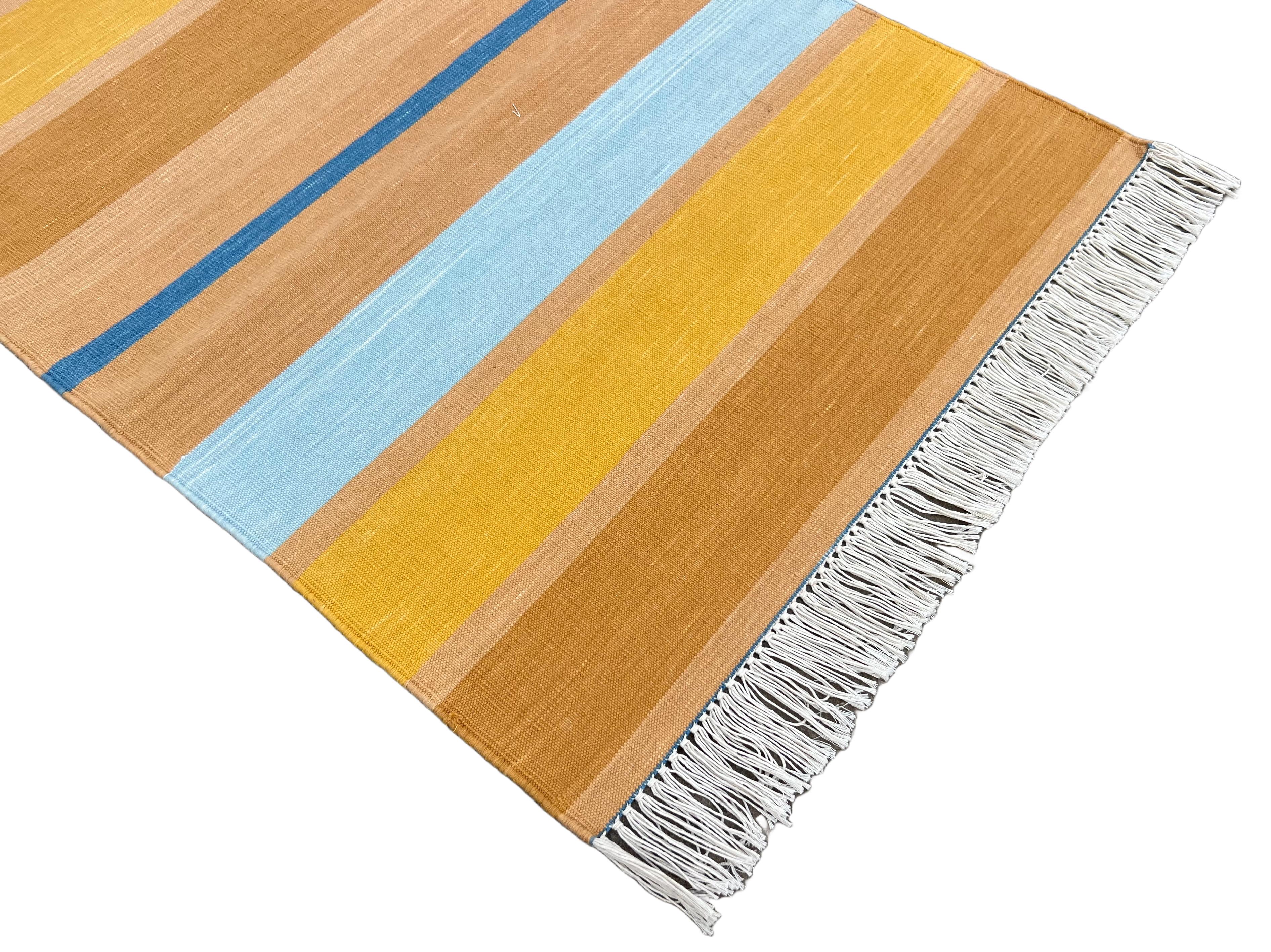 Cotone Runner fatto a mano in cotone a trama piatta, 2x5,5 piedi a strisce indiane blu e marrone in vendita