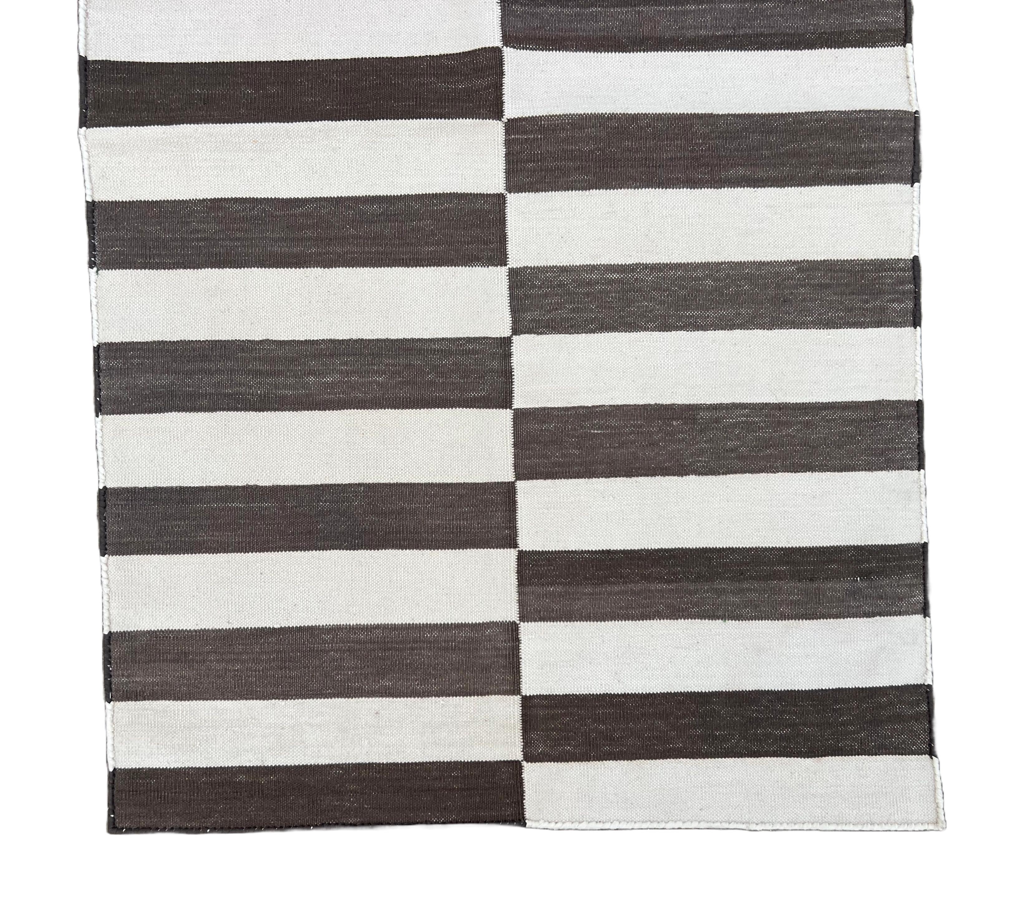 Handmade Cotton Flat Weave Runner, 2x7 Brown And Cream Indian Striped Runner Rug In New Condition For Sale In Jaipur, IN