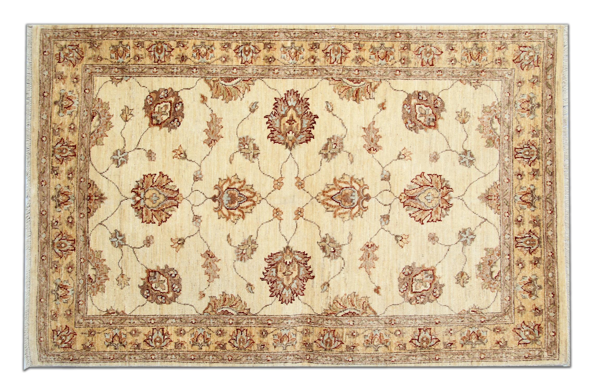 Handgefertigter cremefarbener Wollteppich, traditioneller Blumenteppich für Schlafzimmer und Wohnzimmer im Angebot 4