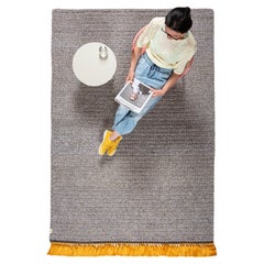 Handgefertigter gehäkelter 200x300 dicker Teppich in Grau Beige Golden mit Quasten