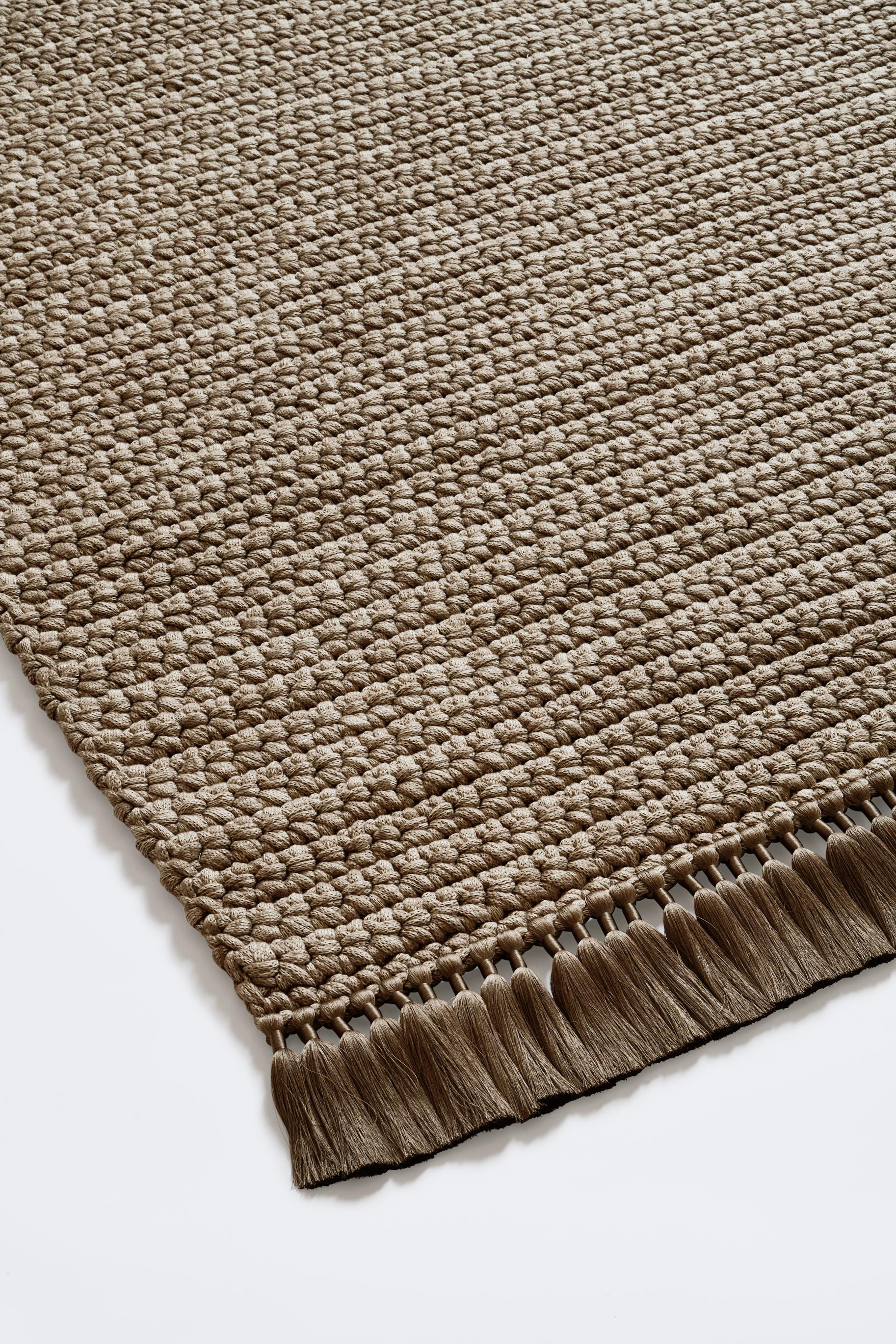 Handmade Crochet Thick Rug 170x240 cm in Cacao Brown Beige Colors In New Condition For Sale In Tel Aviv, IL
