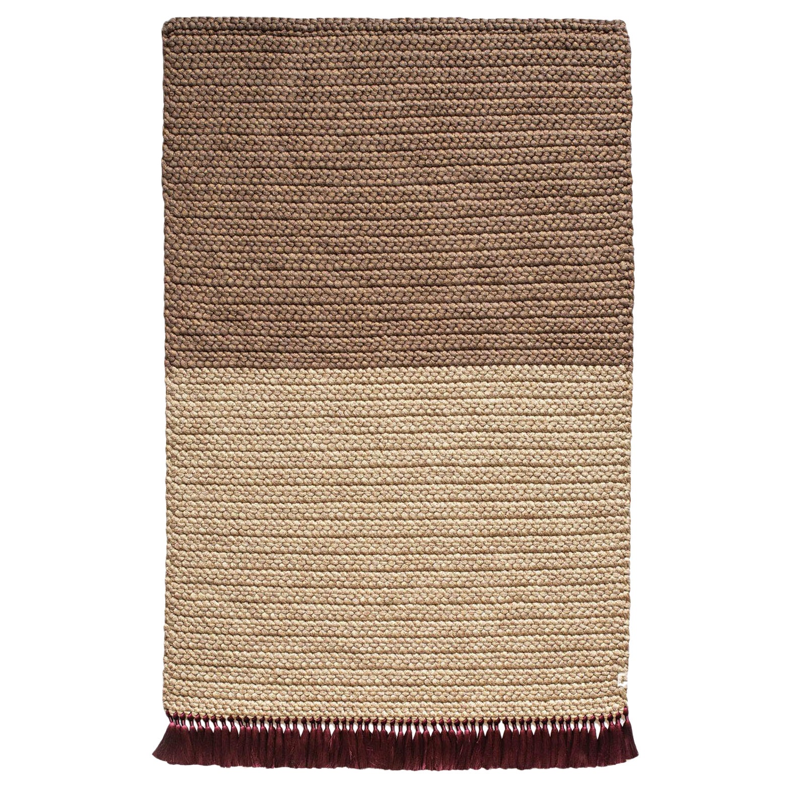 Handgefertigter gehäkelter zweifarbiger Teppich 120x200 cm in Mocha-Farben mit Quasten im Angebot
