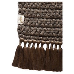 Handgefertigter gehäkelter XL dicker Teppich in Cacao Schwarz aus Baumwolle und Polyester