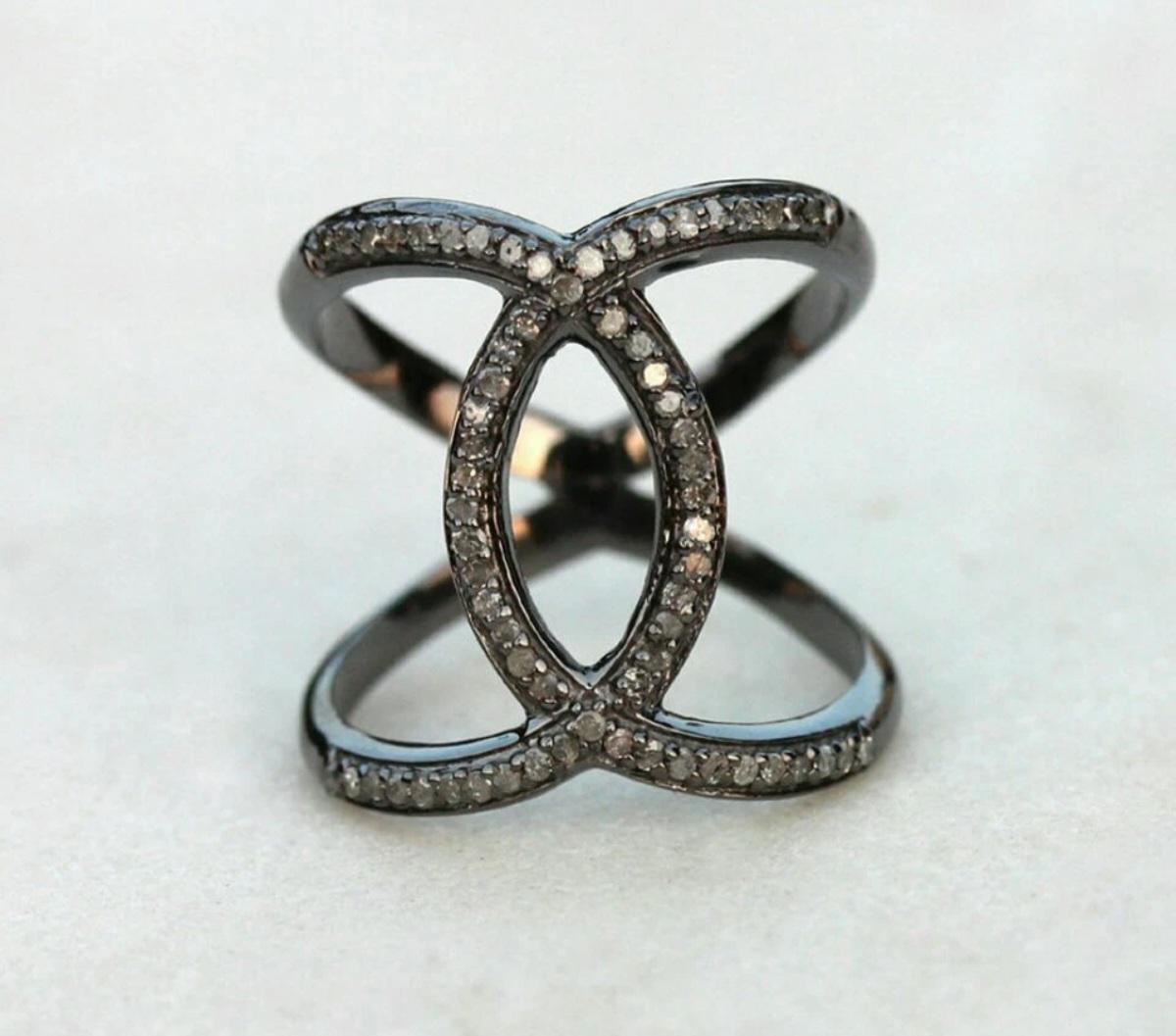 Art Déco Anello di diamanti con pavé incrociato fatto a mano per il regalo di Natale Anello di diamanti in argento 925. in vendita