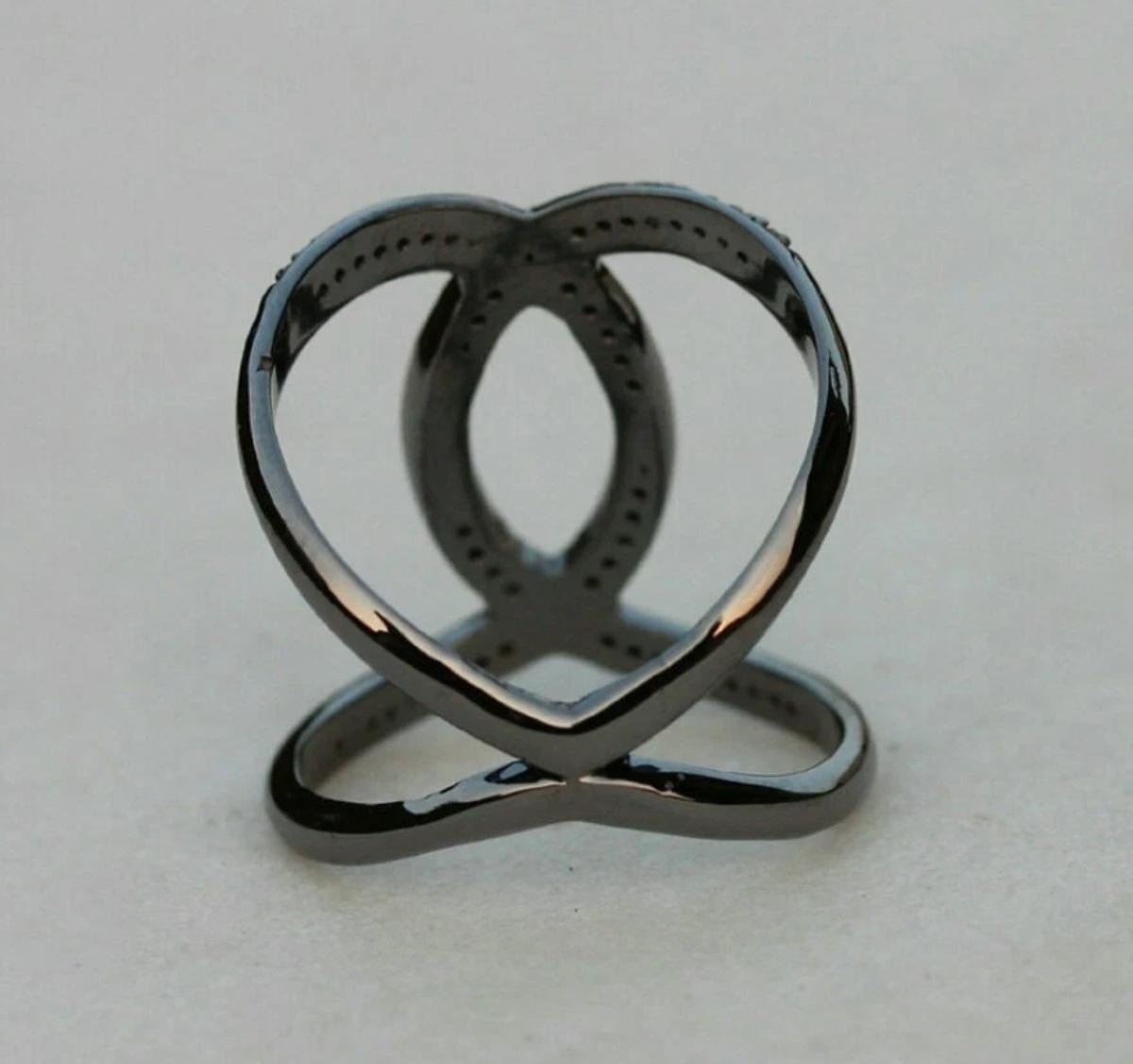 Anello di diamanti con pavé incrociato fatto a mano per il regalo di Natale Anello di diamanti in argento 925. in vendita 2