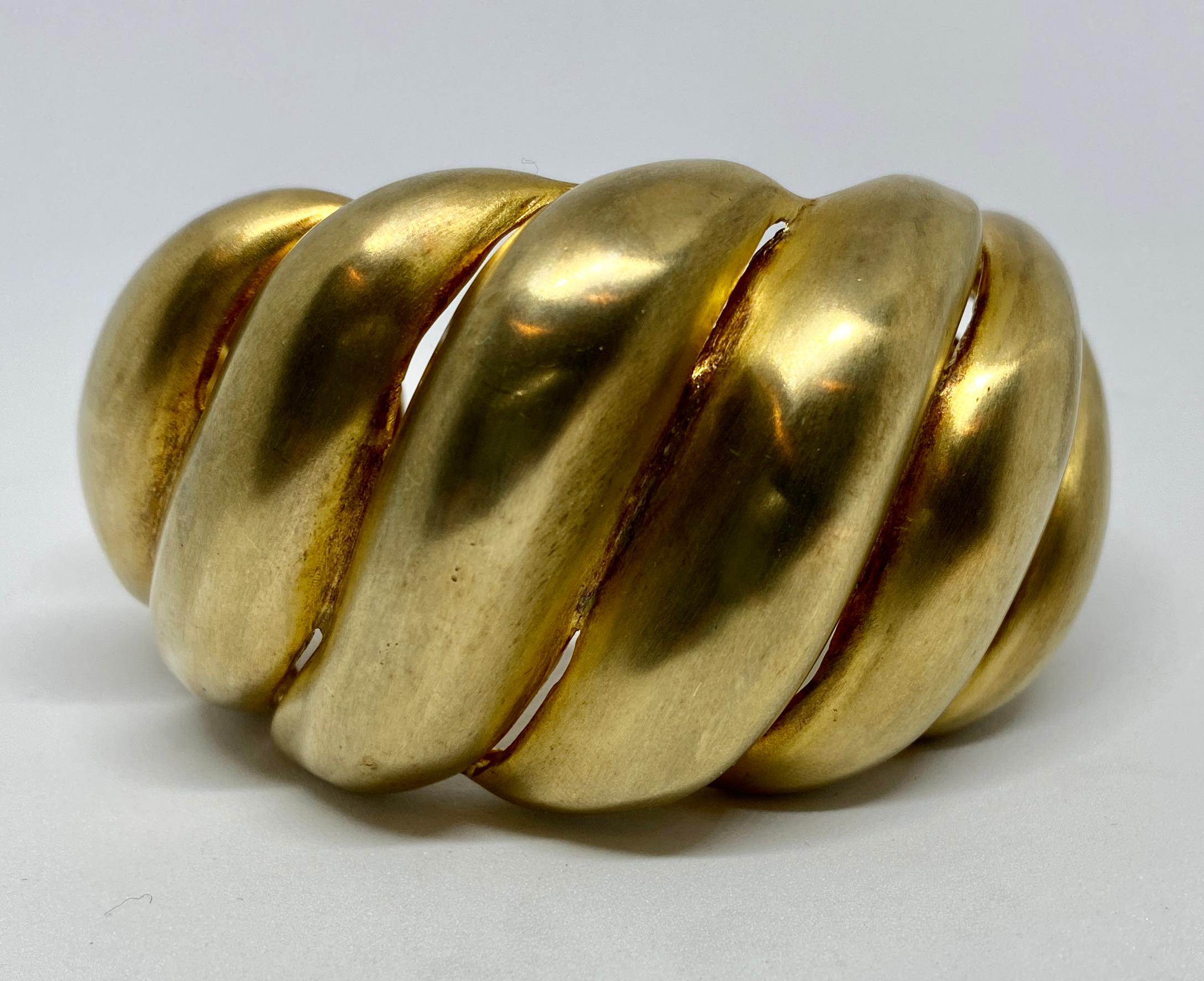 Handgefertigtes Manschettenarmband aus Gold Vermeil von Anticoa Roma im Zustand „Gut“ im Angebot in San Rafael, CA