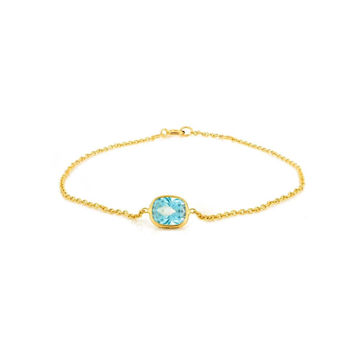 Pulsera de cadena con centro de topacio azul talla cojín hecha a mano en oro amarillo de 14k en venta 1