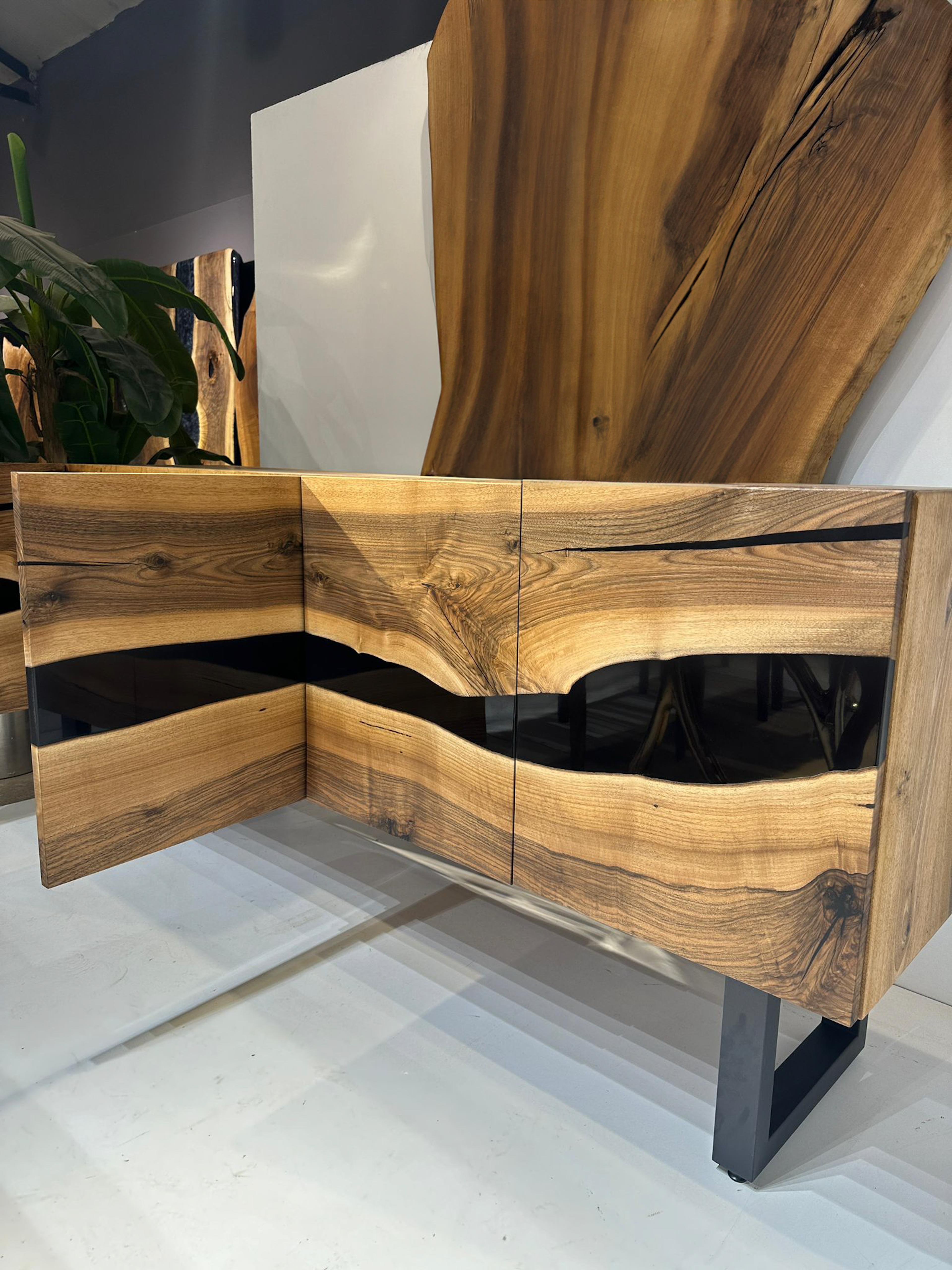 Console rustica personalizzata fatta a mano, mobile tv in resina epossidica, credenza in noce nero In condizioni Nuovo in vendita a İnegöl, TR