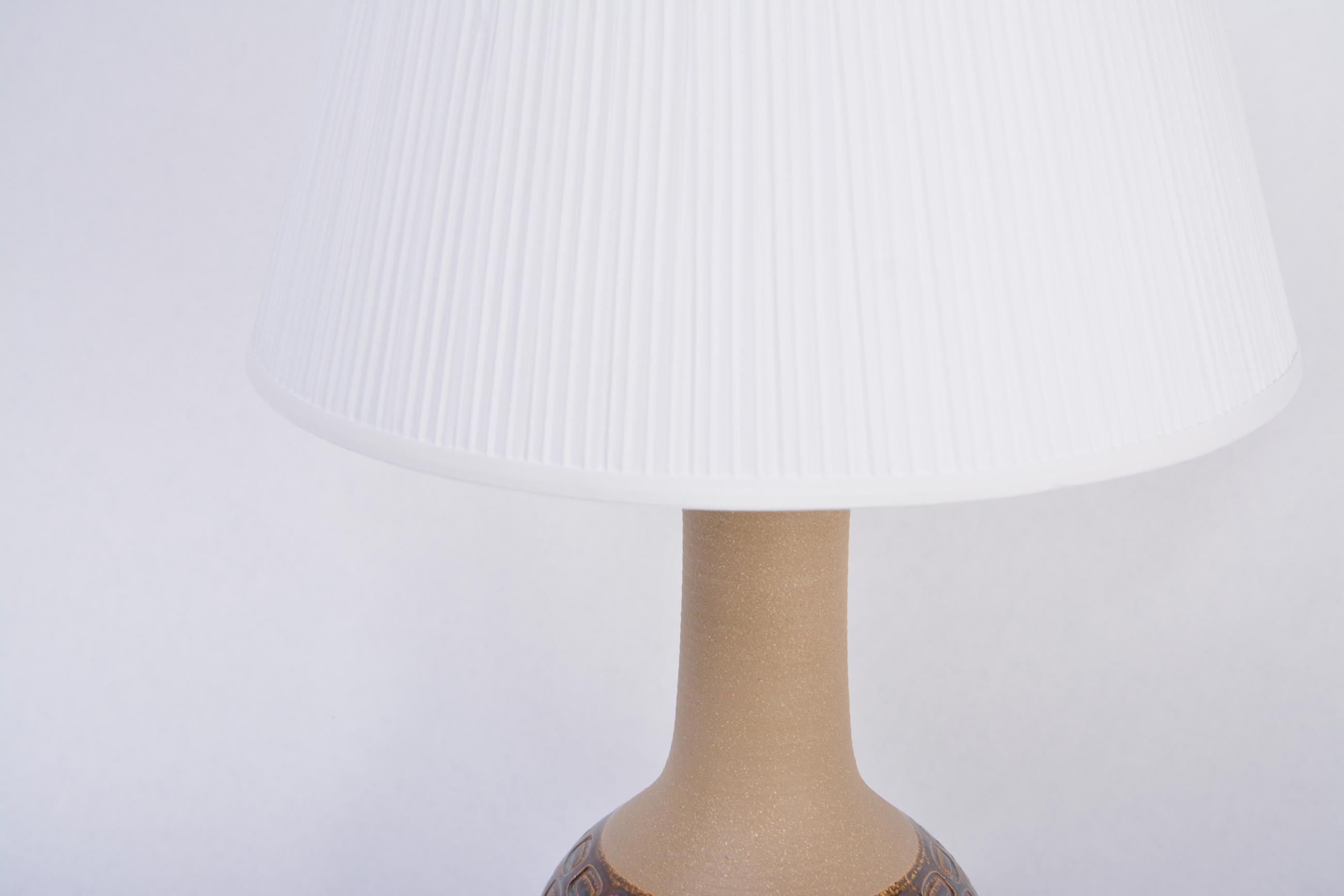 Handmade Danish Mid-Century Modern Stoneware Lamp with Graphic Pattern by Soholm In Good Condition In Berlin, DE