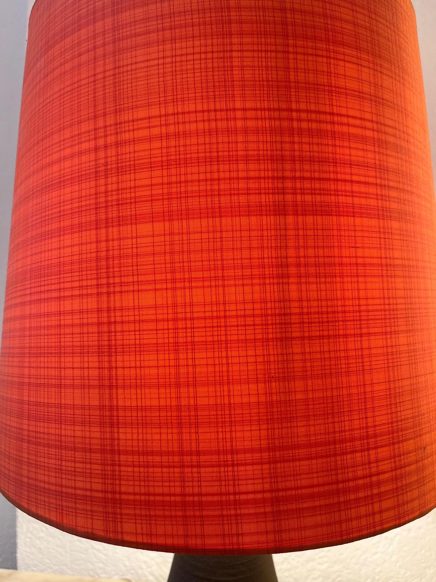 Lampe de table danoise en grès du milieu du siècle dernier, fabriquée à la main par Einar Johansen pour Soholm Excellent état - En vente à Geneva, CH