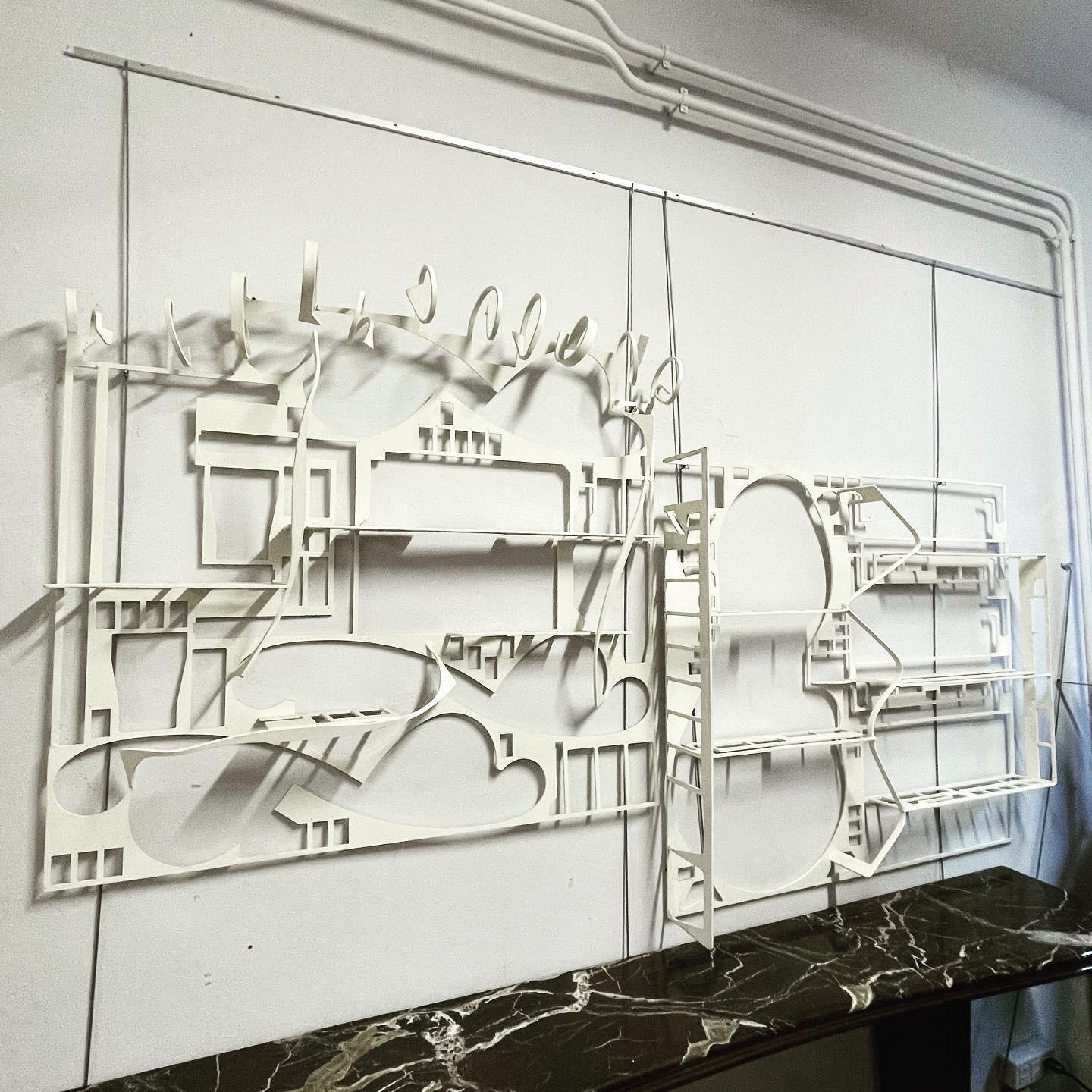 Handgefertigte dekorative Paneele aus lackiertem Eisen, 2er-Set im Zustand „Hervorragend“ im Angebot in Milano, IT