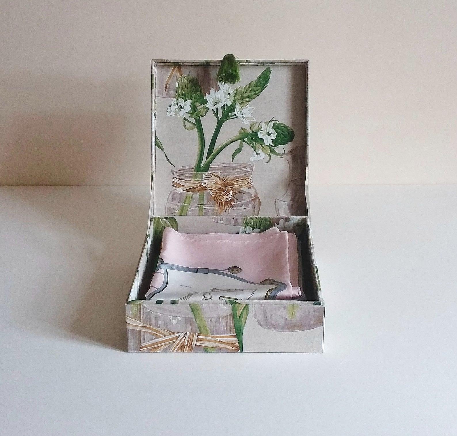 Handmade Decorative Storage Box for Scarves Linen Fabric by Manuel Canovas 3