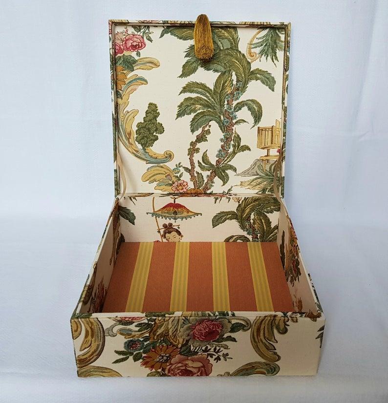 Women's or Men's Handmade Decorative Storage Box for Scarves Nobilis Toile Chinese Pattern