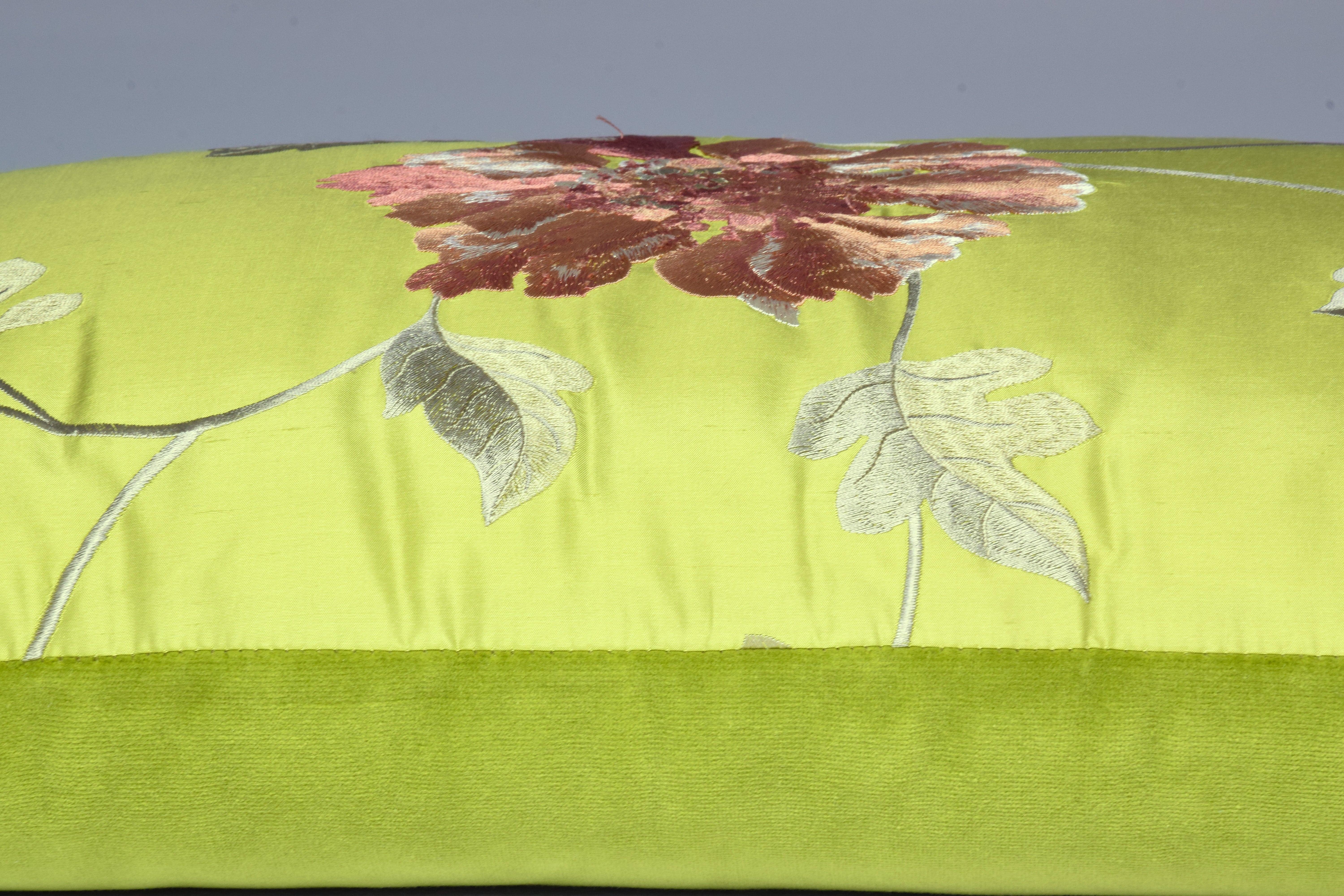Handmade Designer Silk Floral Pillow In New Condition In Paris, FR