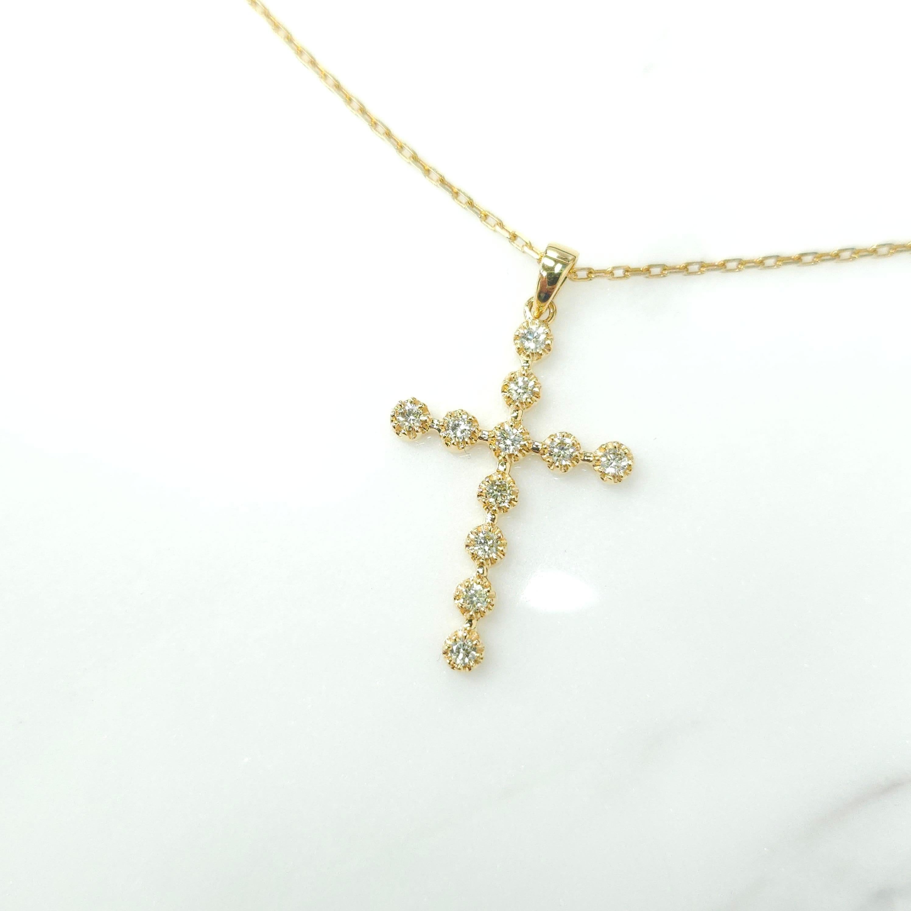 Women's or Men's Natural Round Cut Diamond Cross Pendant in 18K Yellow Gold  For Sale
