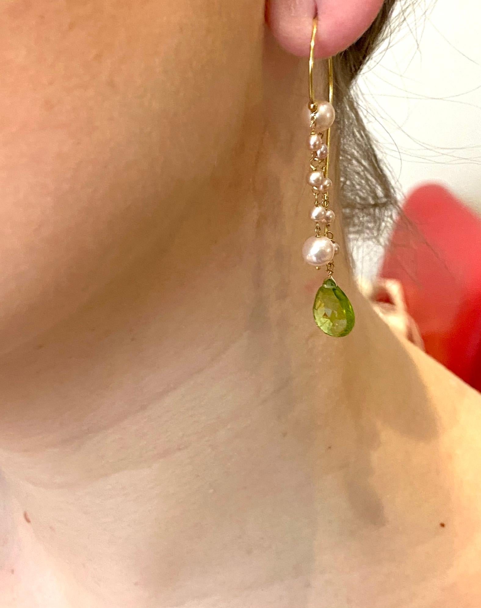 Handmade Earrings, Peridot Stone and 9 Freshwater Cultured Pearls, Made in Italy For Sale 2