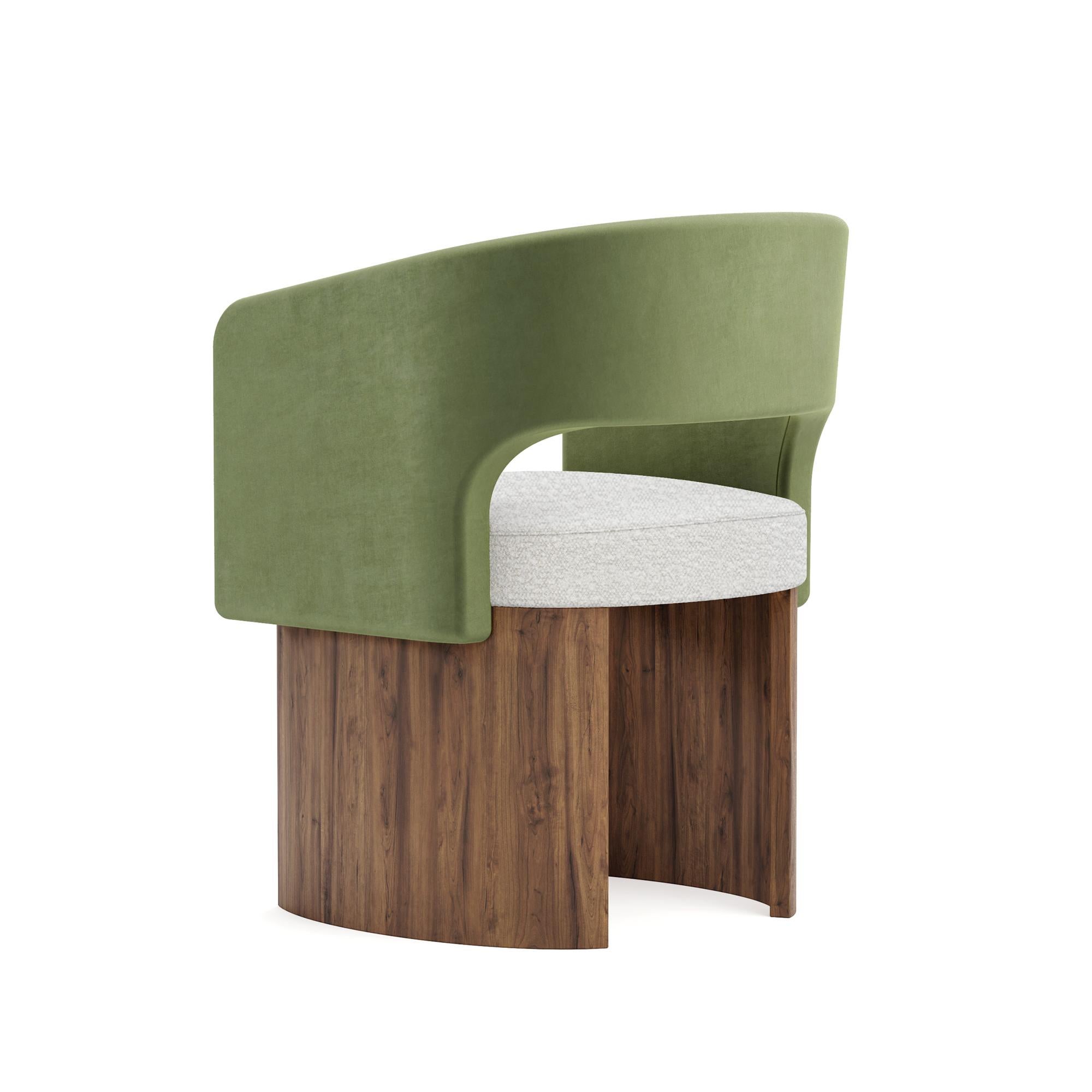 XXIe siècle et contemporain Chaise de salle à manger Édith en velours et noyer mat fait main par Nolita Harbour en vente