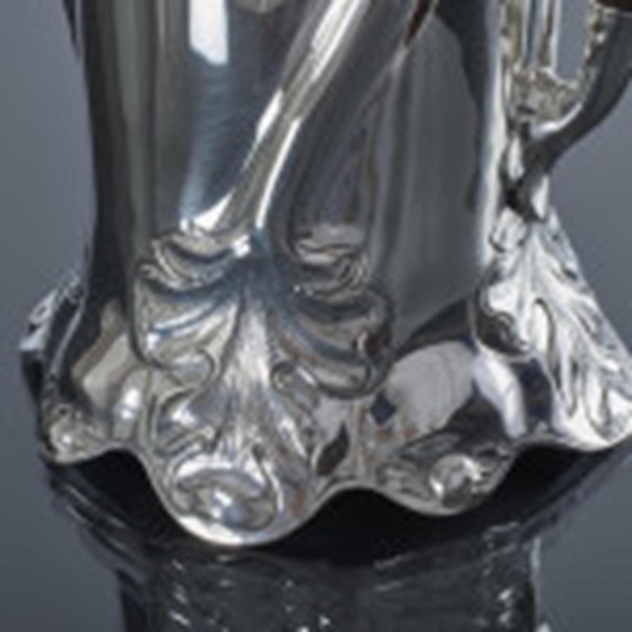 Cafetière Art Nouveau stylisée en argent en vente 2