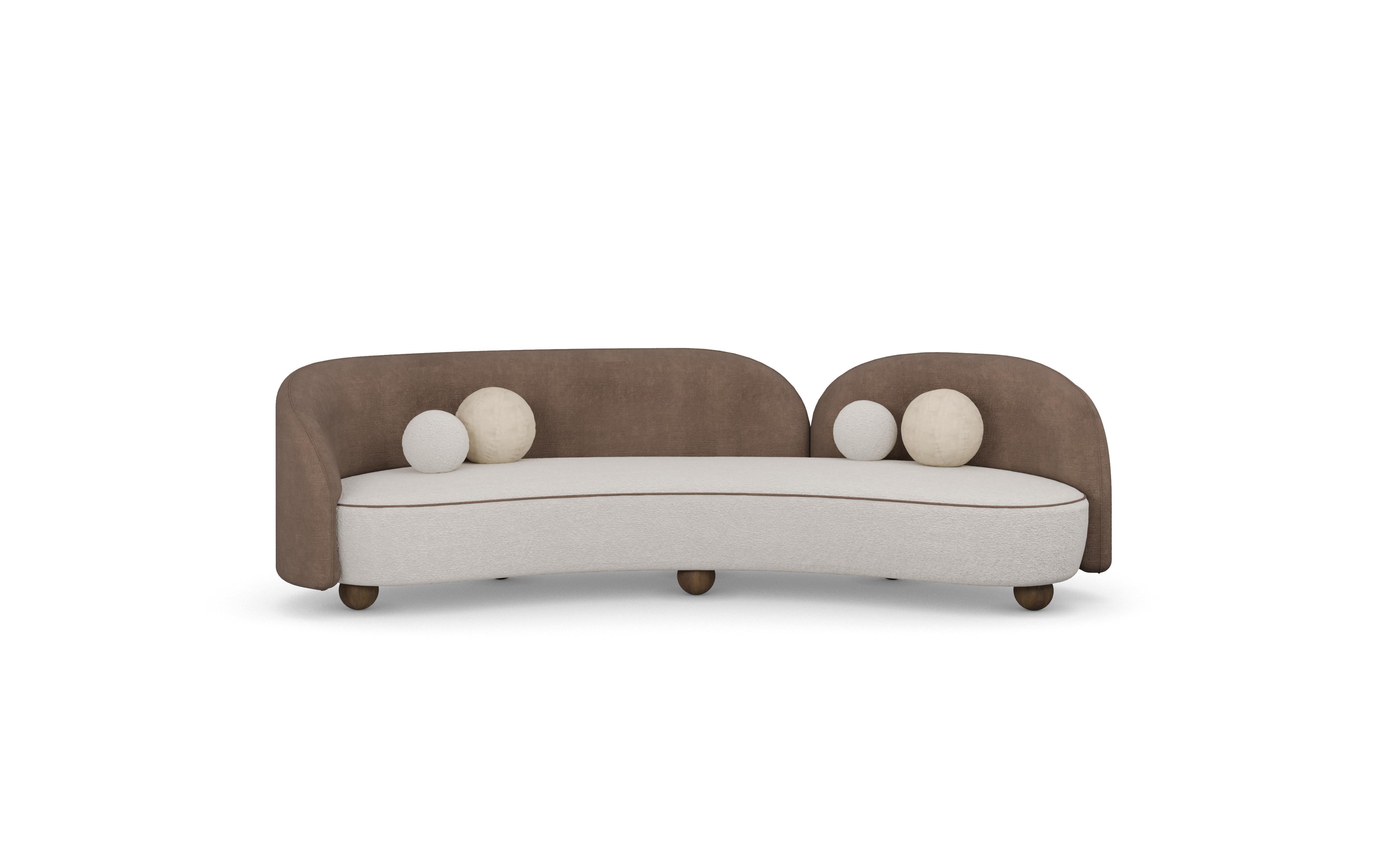 Organique Canapé Ellora fait main en tissu d'ameublement en peluche par Nolita Harbour en vente