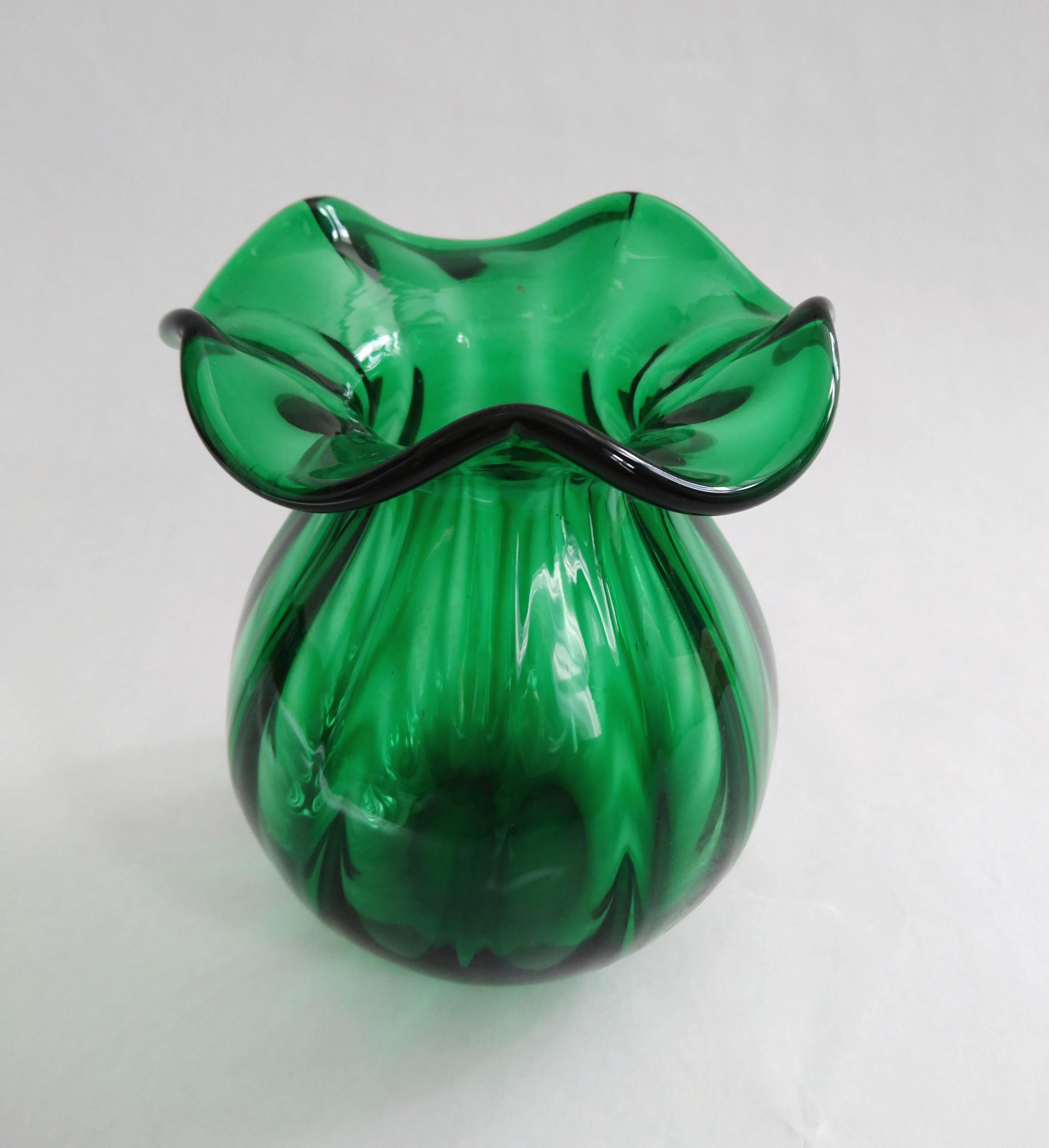 Beautiful Swedish handmade Art Deco vase in great condition. Looks beautiful with tulips for example. No scratching, chipping or cracks.