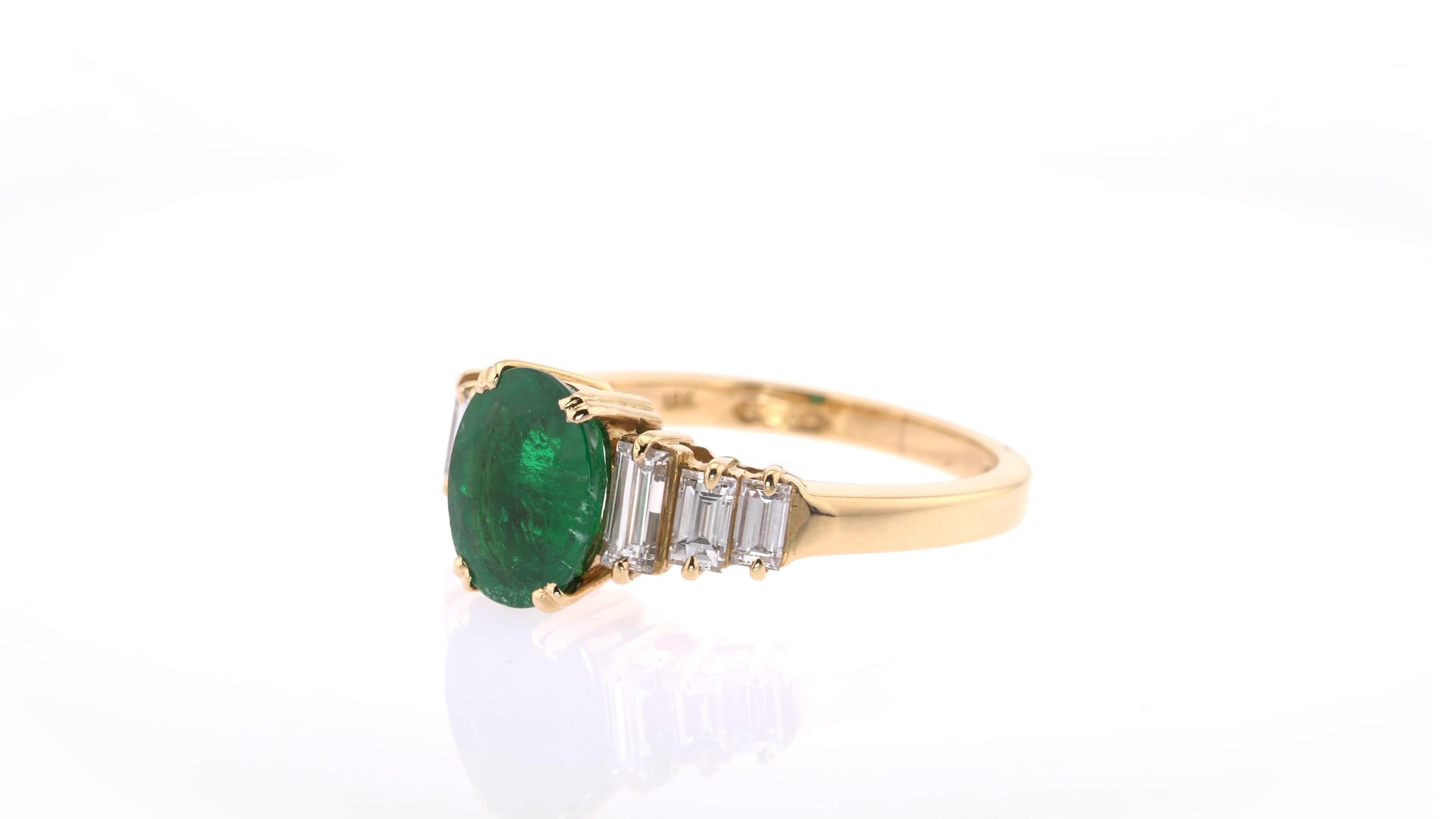 Modern Handmade Emerald Ring with Baguette Diamond Detail in Yellow Gold For Sale