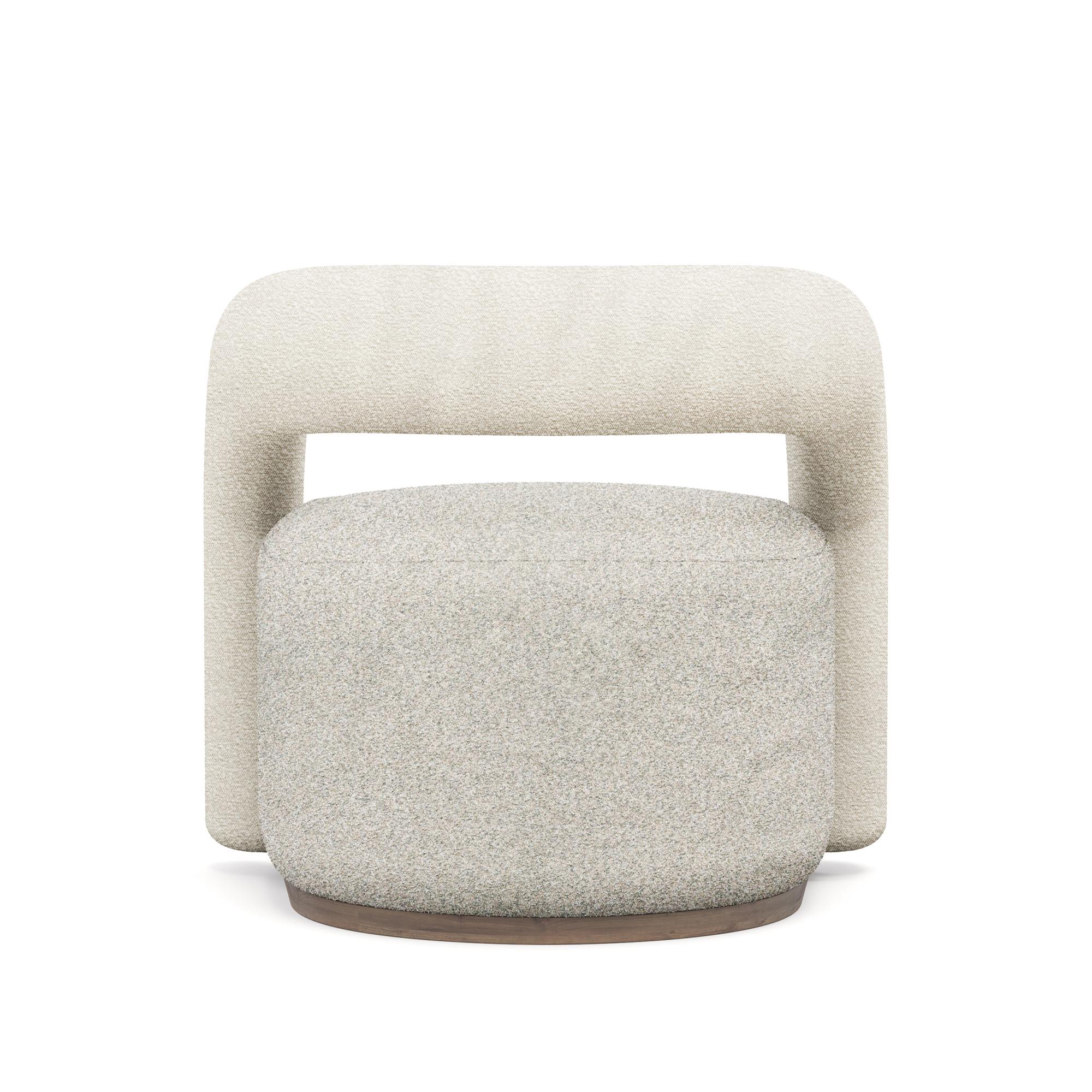 Organique Fauteuil Emma fait à la main avec accoudoirs courbes par Nolita Harbour en vente