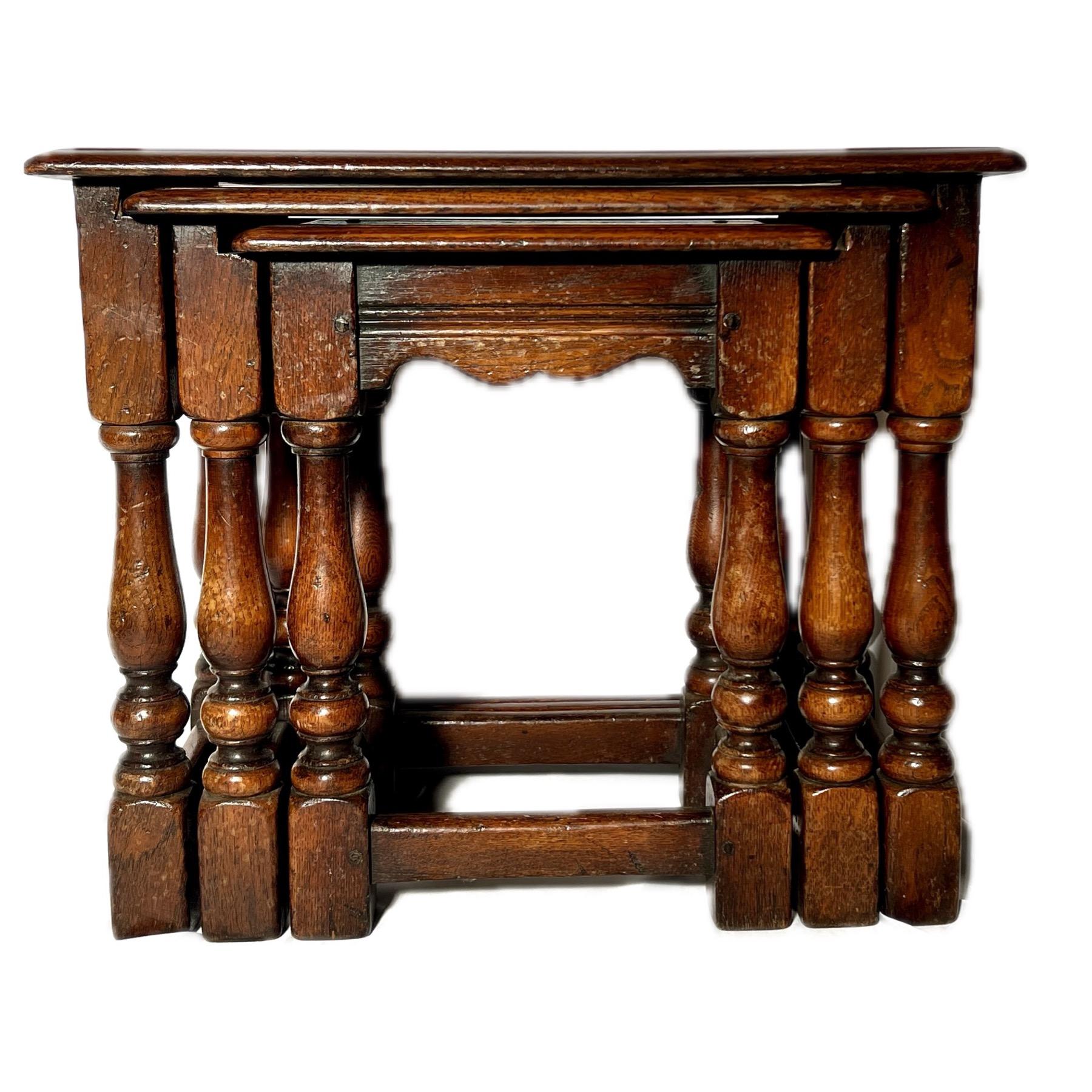 Handmade English Oak Nest Of Tables.  In Good Condition For Sale In New Orleans, LA