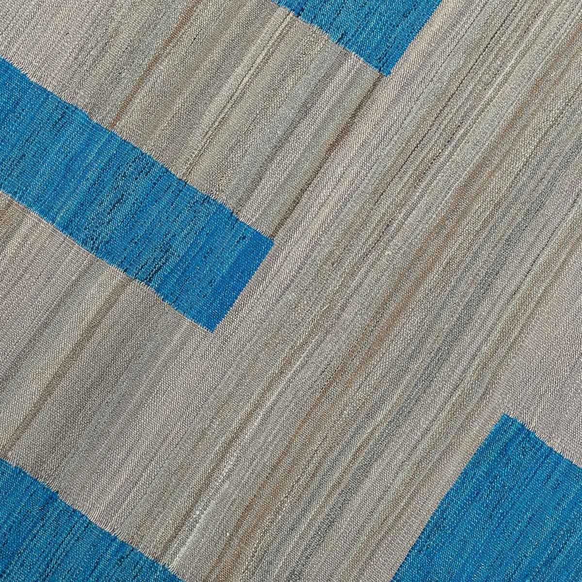 Handmade Flat-Weave Kilim Blue and Gray Wool Geometrical Design. 2.90 x 2.05 m. For Sale 6