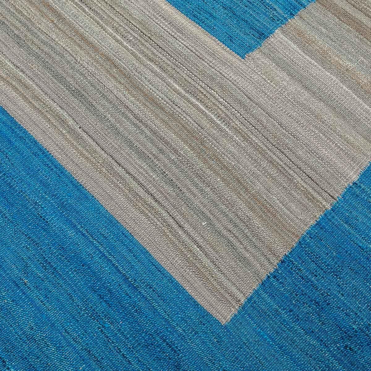 Handmade Flat-Weave Kilim Blue and Gray Wool Geometrical Design. 2.90 x 2.05 m. For Sale 3