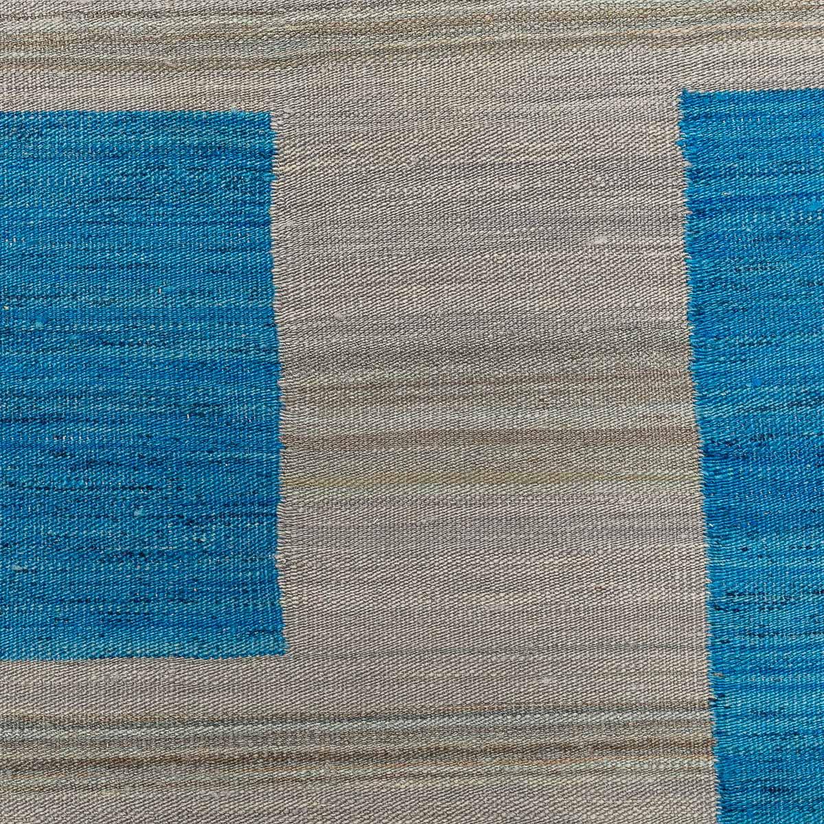 Handmade Flat-Weave Kilim Blue and Gray Wool Geometrical Design. 2.90 x 2.05 m. For Sale 4