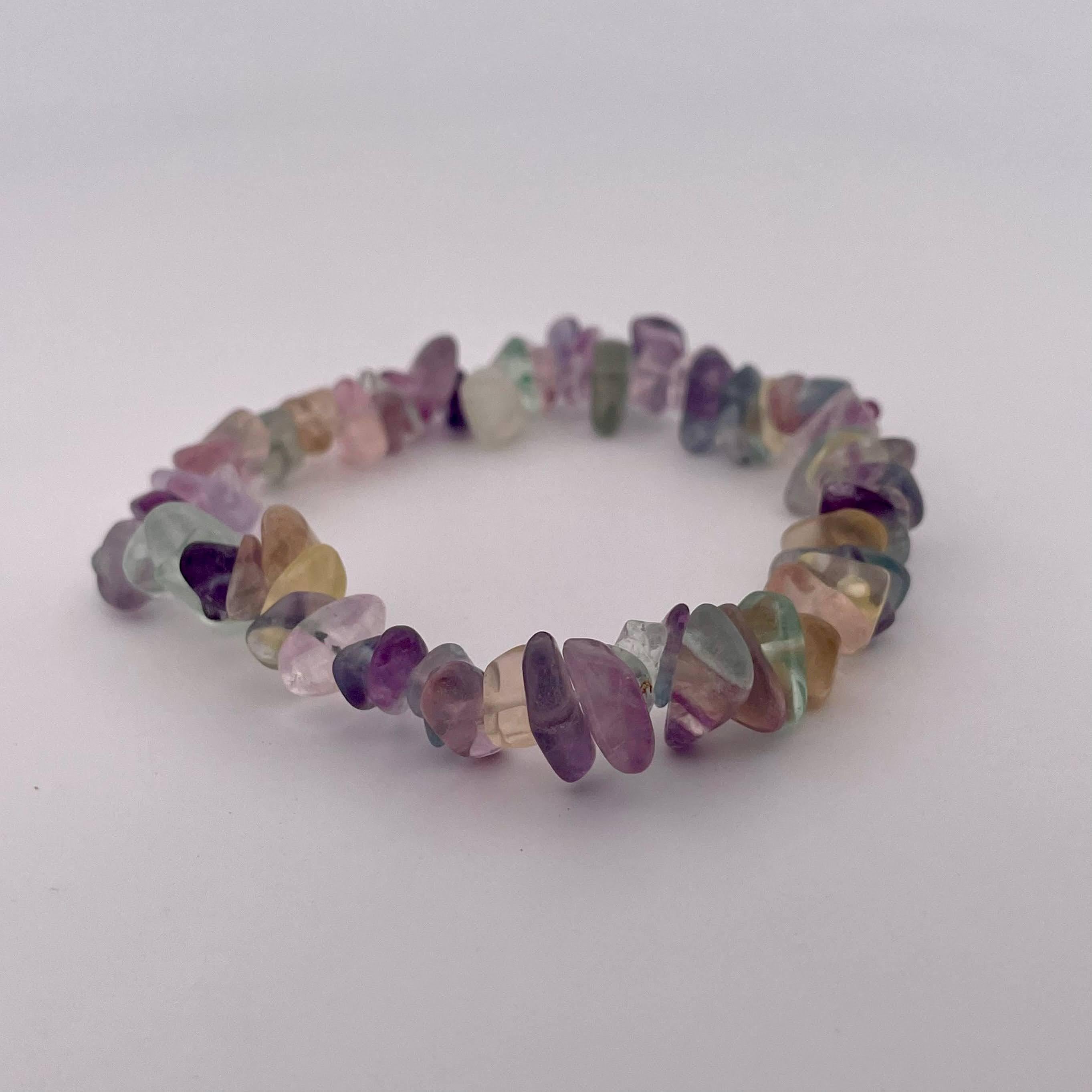 Moderno Bracciale fatto a mano con perline di pietra fluorite a misura libera dal Pakistan in vendita