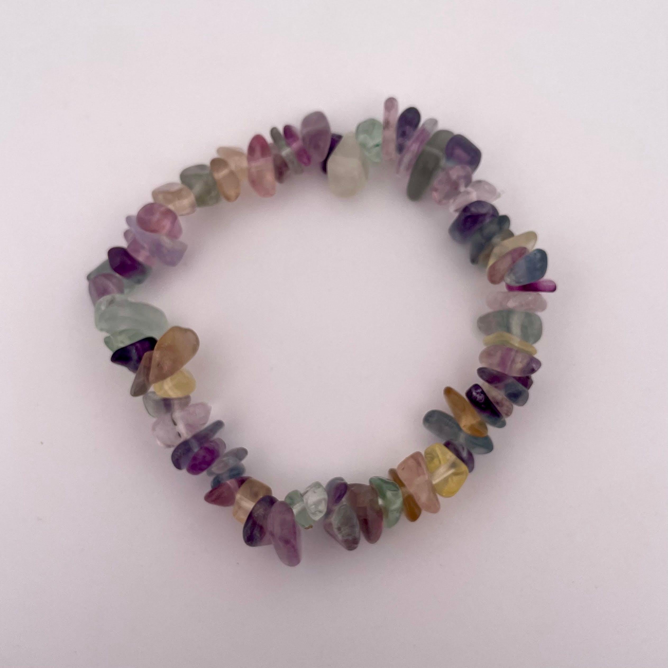 Bracciale fatto a mano con perline di pietra fluorite a misura libera dal Pakistan In condizioni Nuovo in vendita a Bangkok, TH