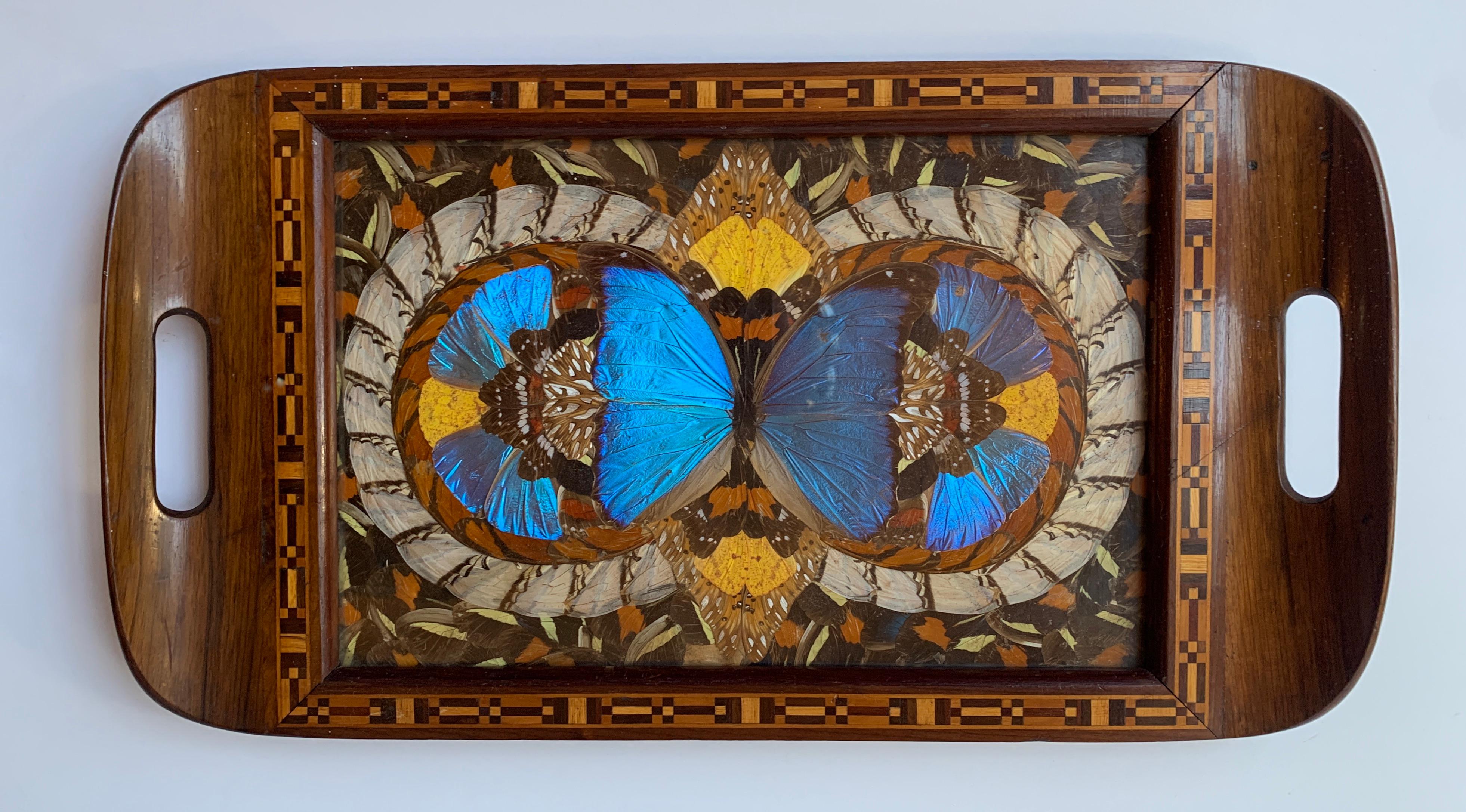 Vassoio Folk Art Butterfly Collage con dettagli in legno intarsiato in vendita 1