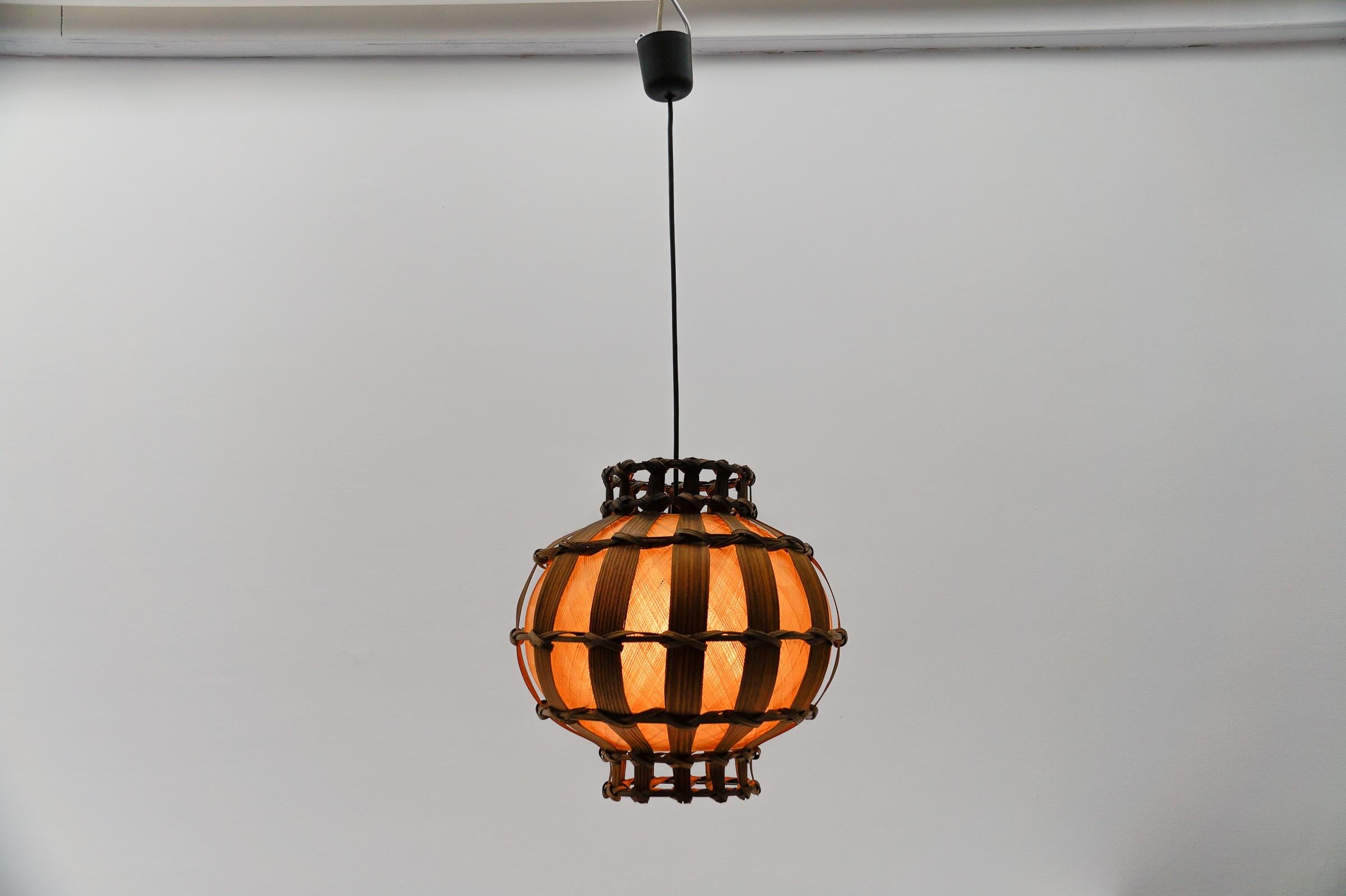 Français Handmade French Provincial Wooden Ceiling Lamp, 1960s en vente