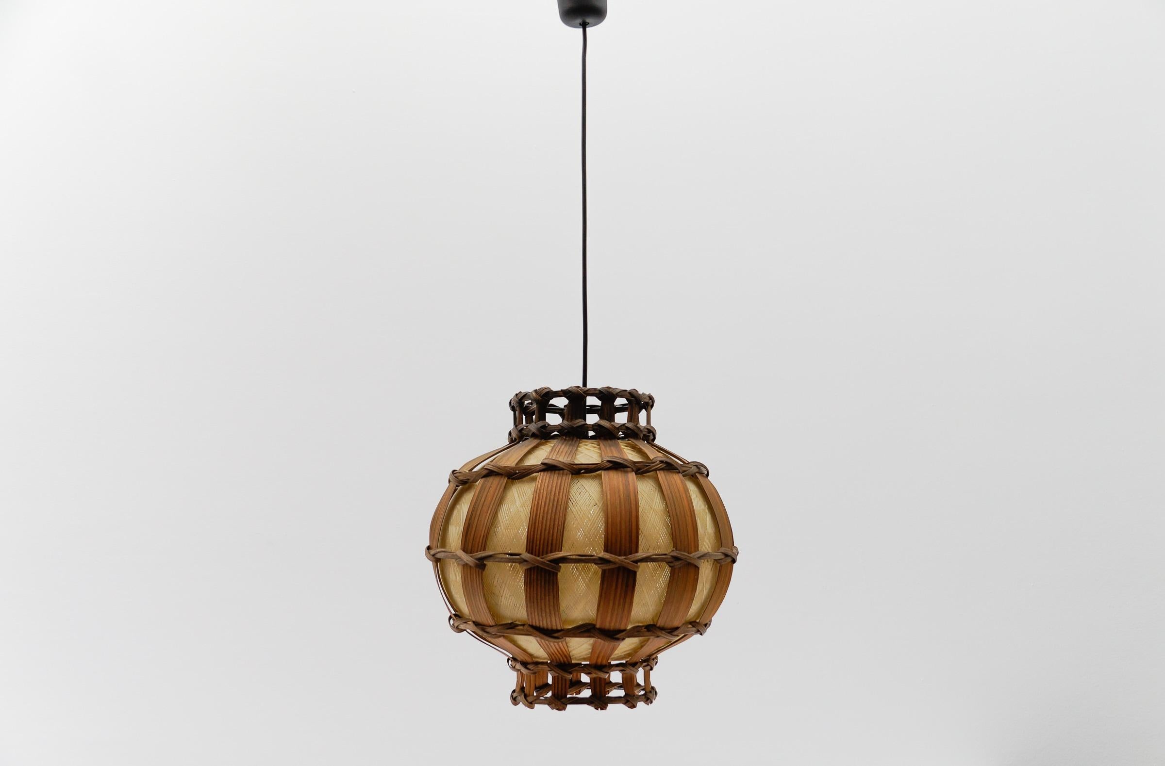 Handmade French Provincial Wooden Ceiling Lamp, 1960s en vente 1