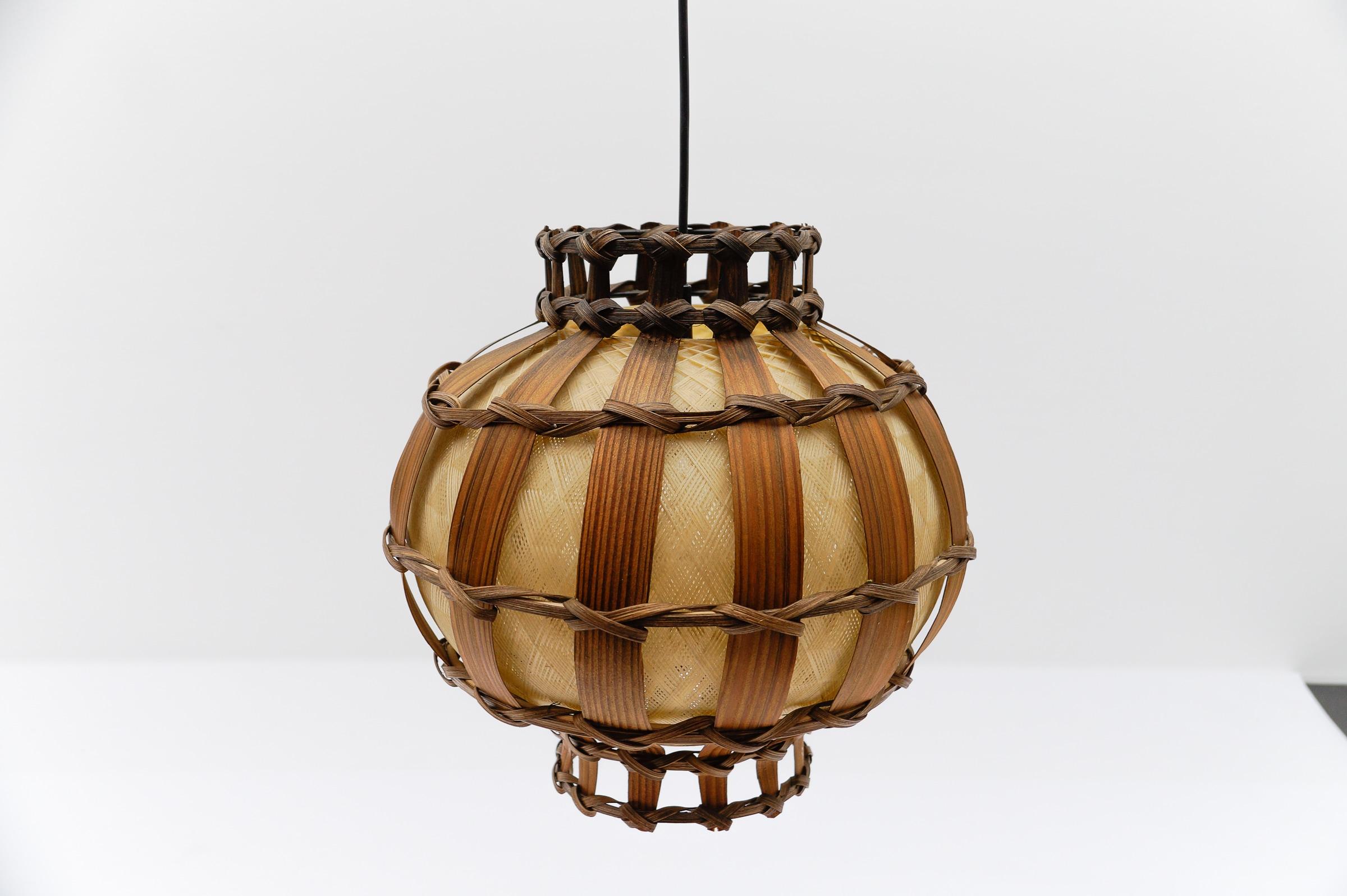 Handmade French Provincial Wooden Ceiling Lamp, 1960s en vente 2
