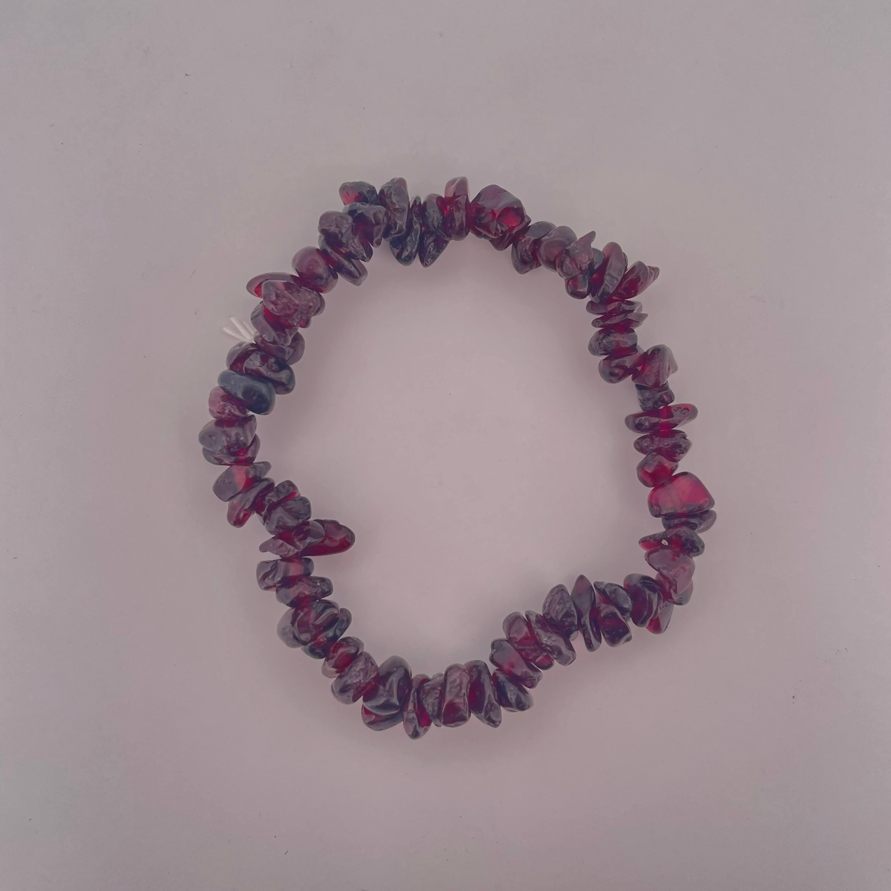 Bracciale fatto a mano con perline di granato a misura libera dal Madagascar In condizioni Nuovo in vendita a Bangkok, TH