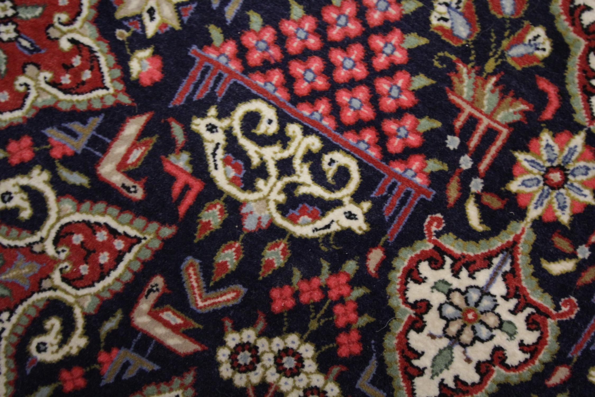 Handgefertigter geometrischer Teppich aus Wolle, traditioneller Teppich (Aserbaidschanisch) im Angebot