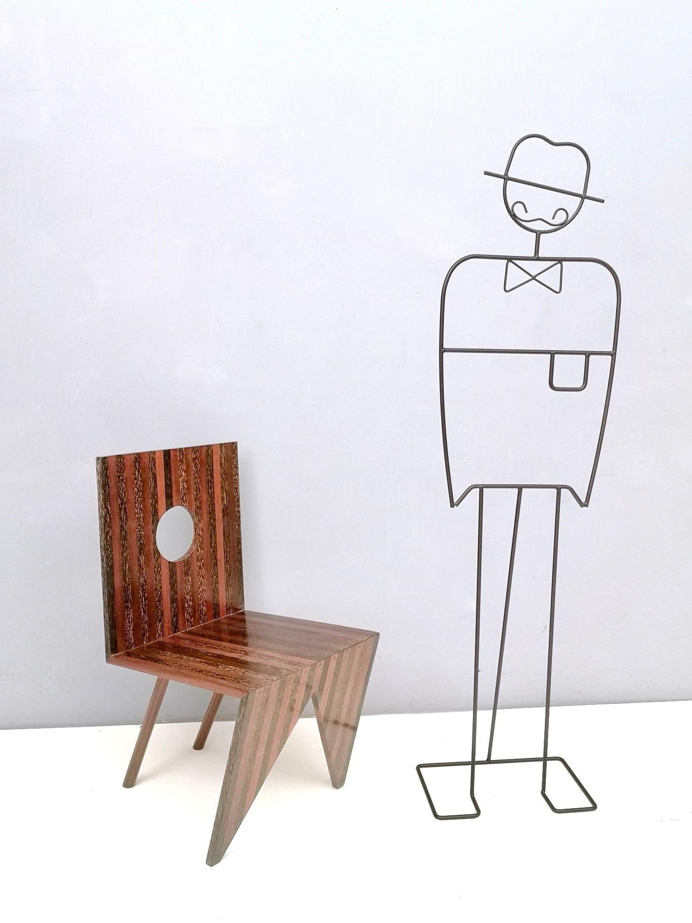 Postmoderne Chaise d'appoint géométrique en bois massif faite à la main, Italie, années 1980 en vente