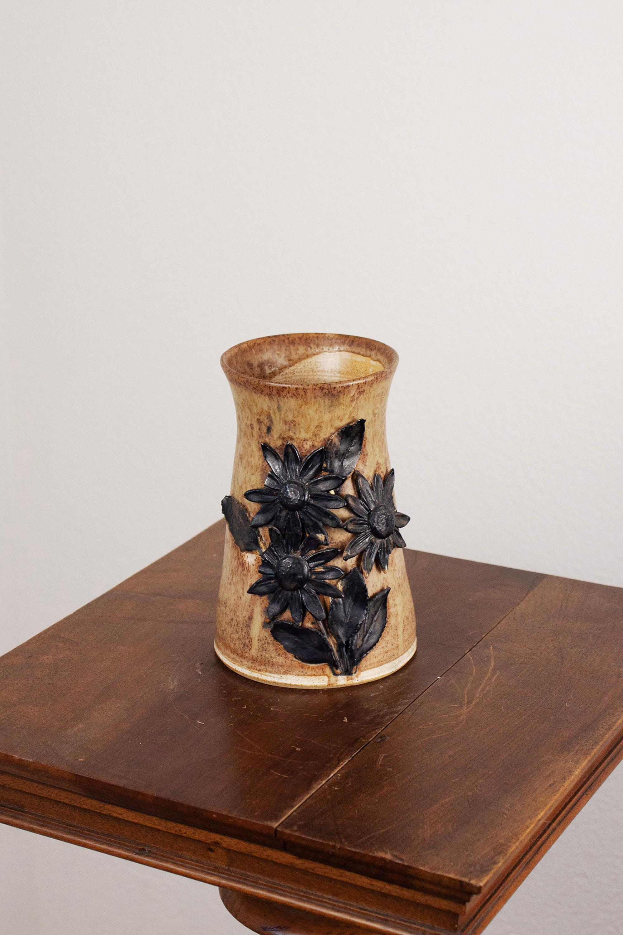 Moderno Vaso in ceramica tedesca fatto a mano in vendita