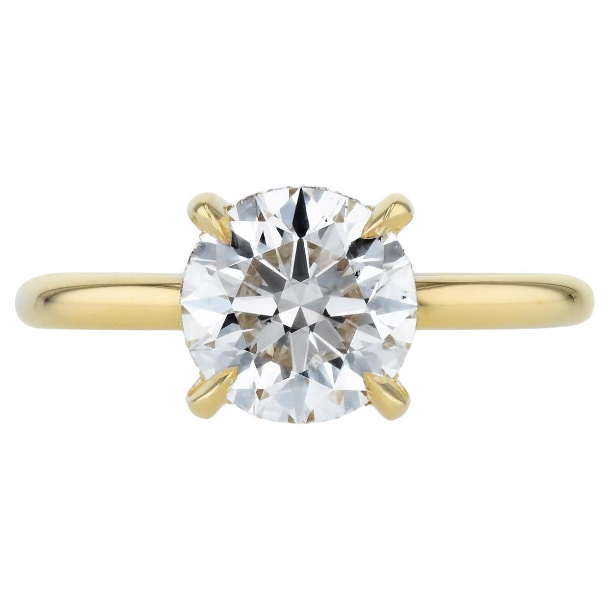 Handgefertigter GIA-zertifizierter Verlobungsring aus Gelbgold mit 2,09 Karat rundem Diamanten im Angebot