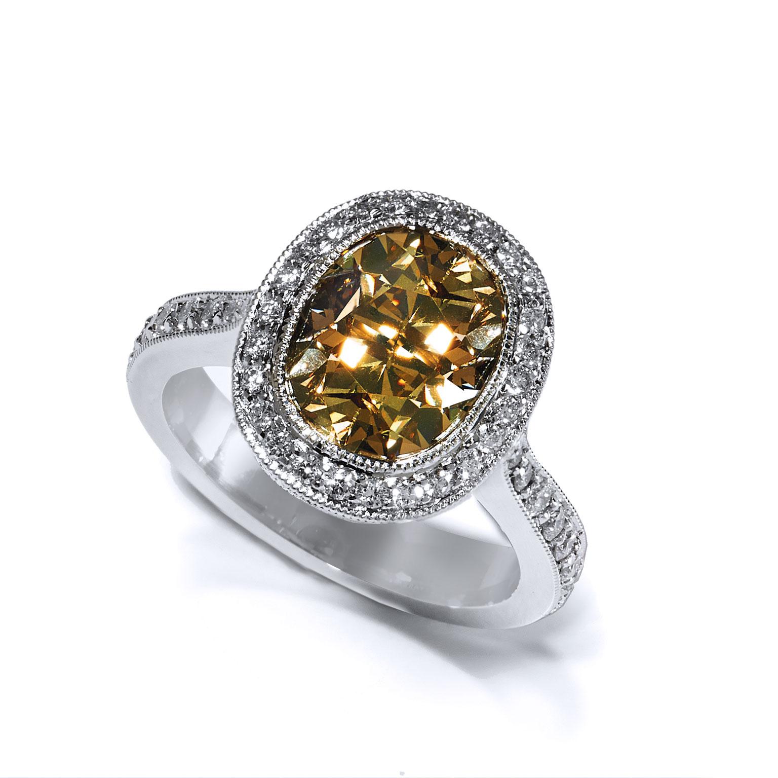 Handmade GIA Certified4.03ct Fancy Yellow Brown Diamond Platinum Engagement Ring In New Condition For Sale In Miami, FL