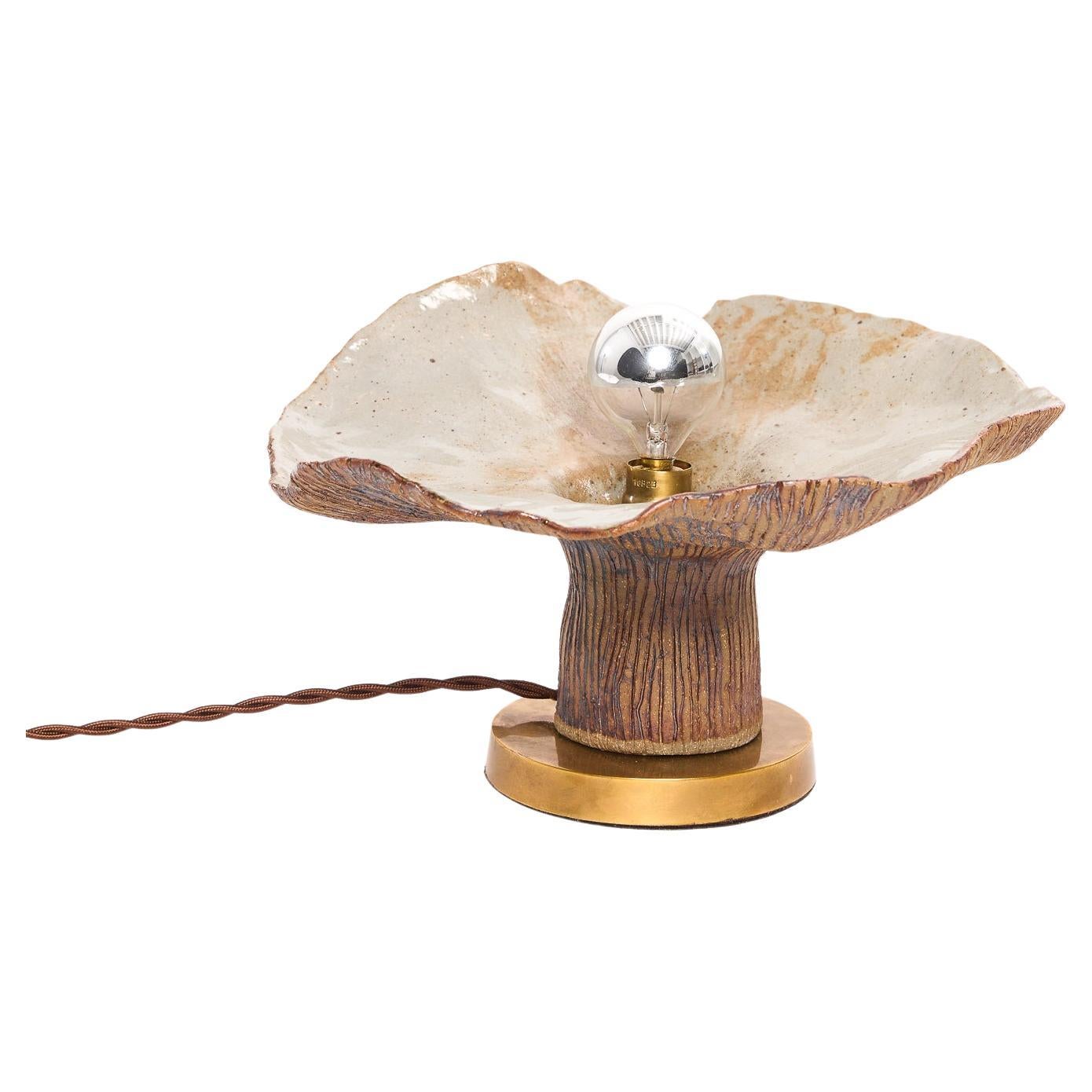 Lampe de table champignon en céramique émaillée organique et laiton faite à la main  - Tente de DH en vente