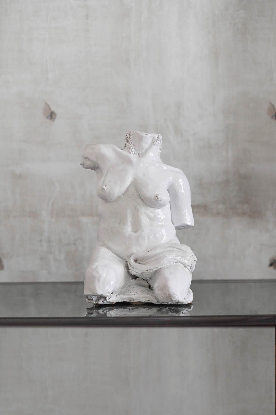 Buste sculpté à la main, années 1970 Bon état - En vente à Roma, RM