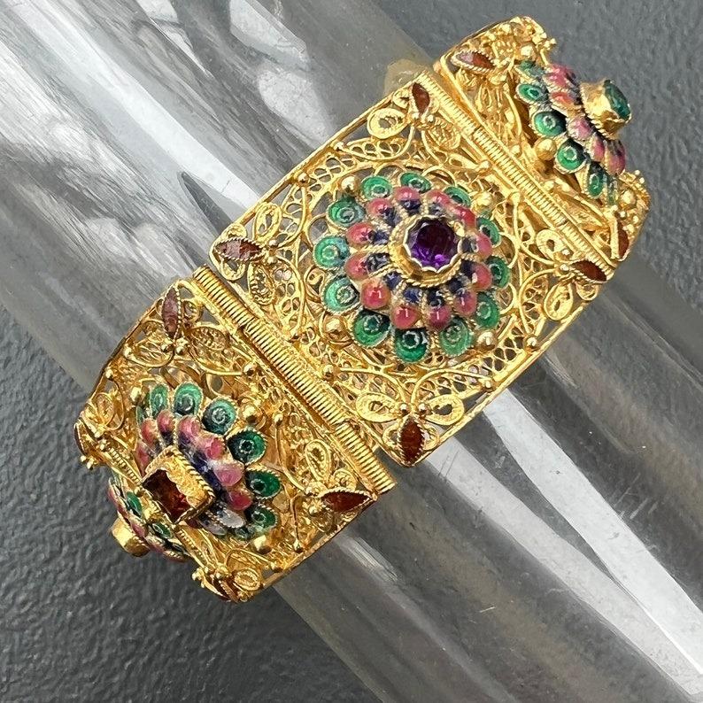 Handgefertigtes Gold vergoldetes Silber Emaille-Armband Ohrringe Orientalisch (Anglo-indisch) im Angebot