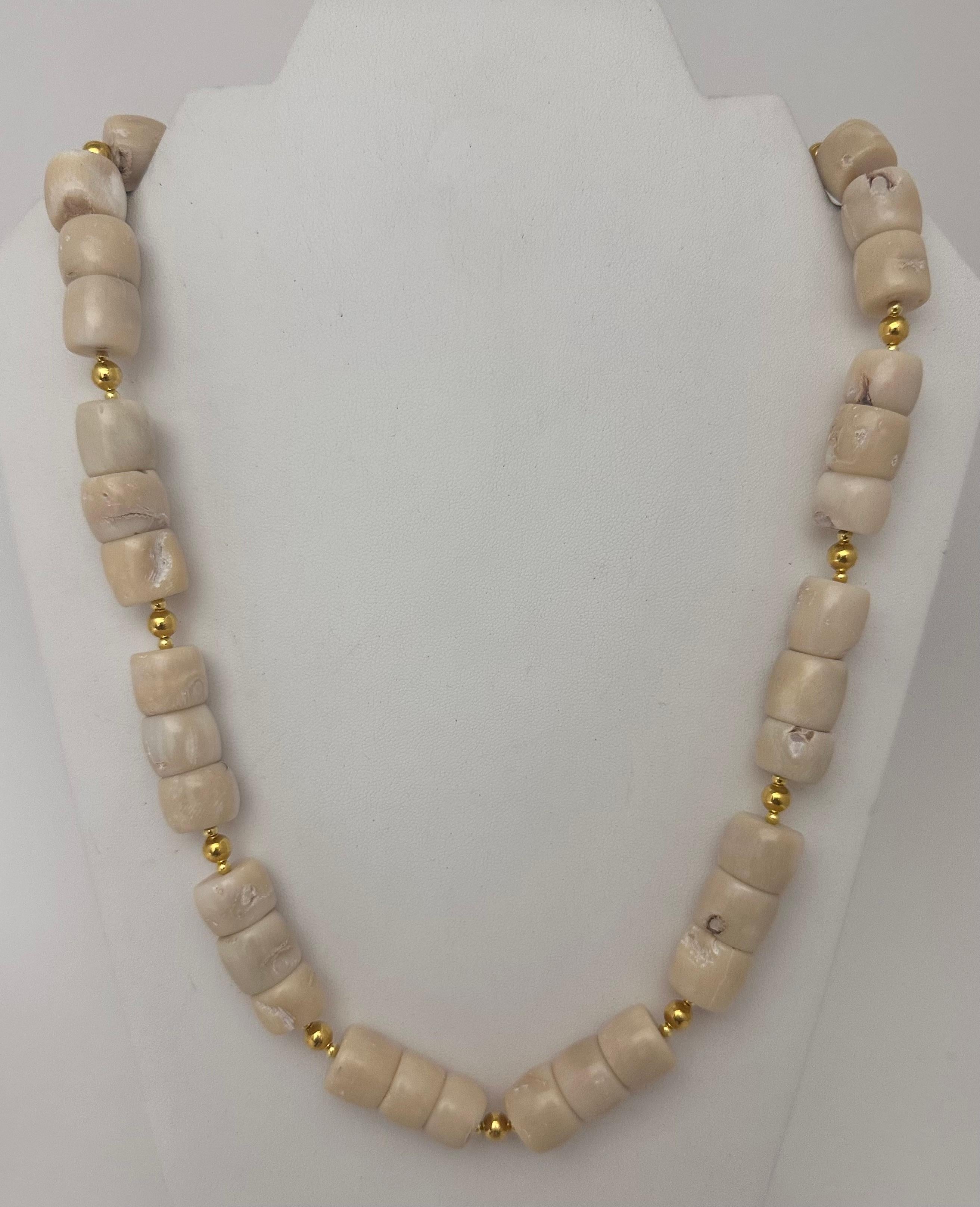 Handgefertigte vergoldete Perlen & weiße Fassform Koralle Perlen 24